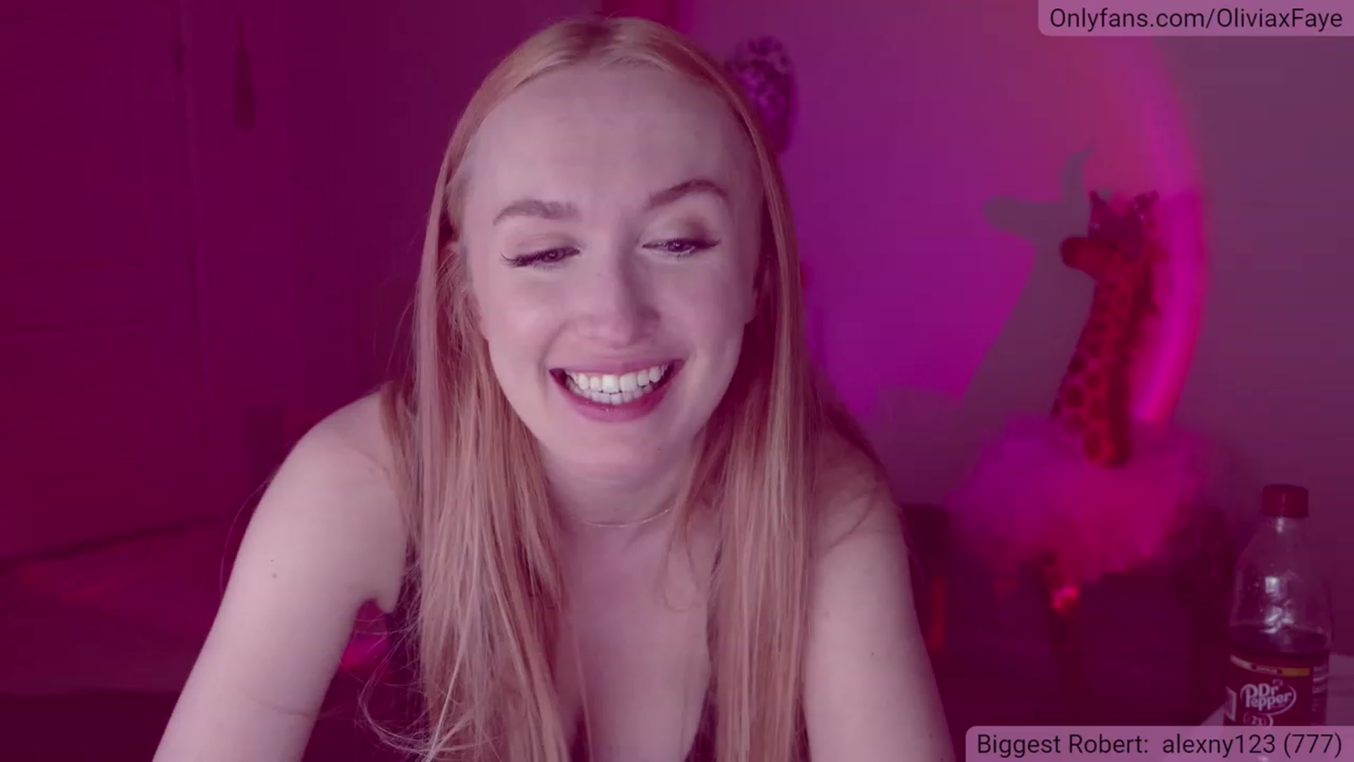 Gallery image thumbnail from OliviaxFaye's myfreecams stream on, 01/13/2023, 05:49 image 3 of 20
