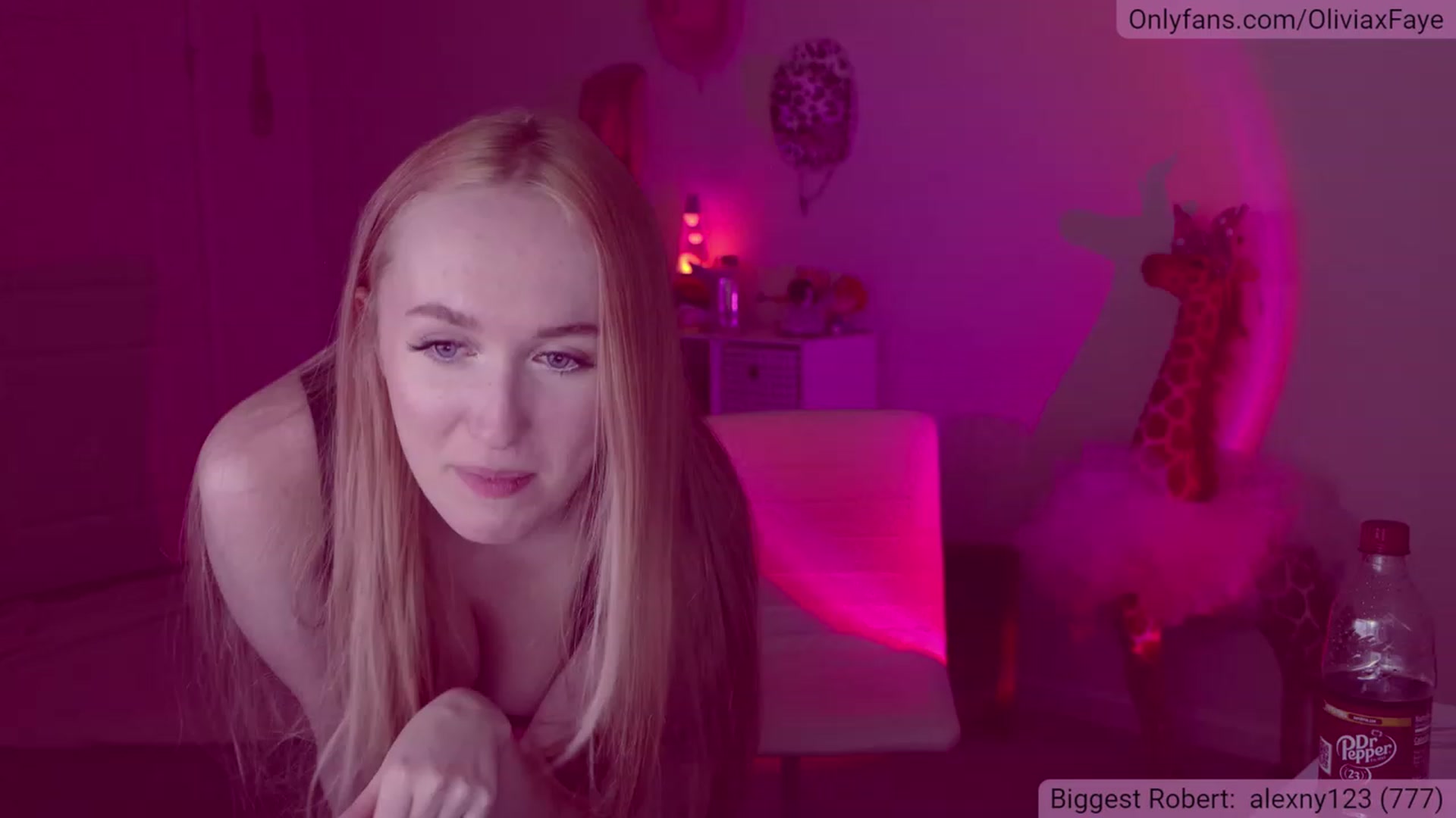 Gallery image thumbnail from OliviaxFaye's myfreecams stream on, 01/13/2023, 05:49 image 4 of 20