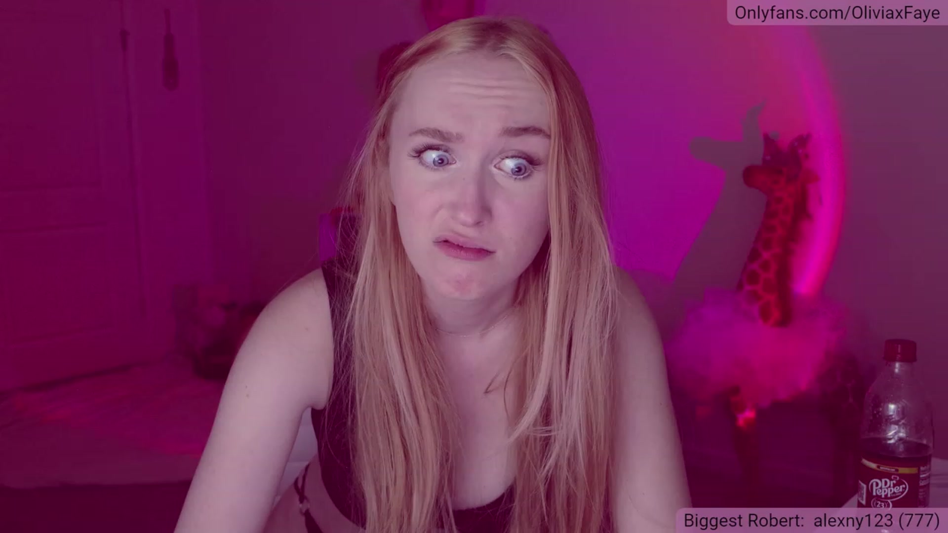Gallery image thumbnail from OliviaxFaye's myfreecams stream on, 01/13/2023, 05:49 image 6 of 20