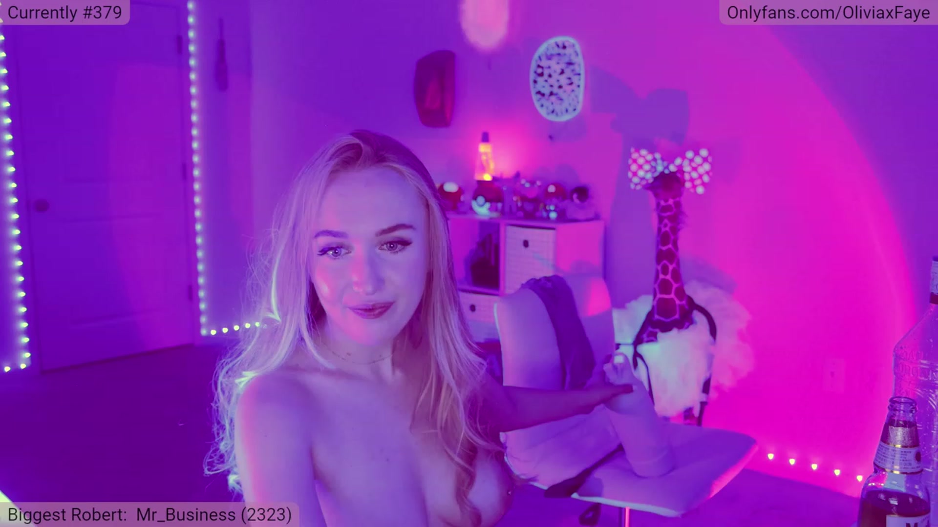Gallery image thumbnail from OliviaxFaye's myfreecams stream on, 02/02/2023, 06:43 image 5 of 20