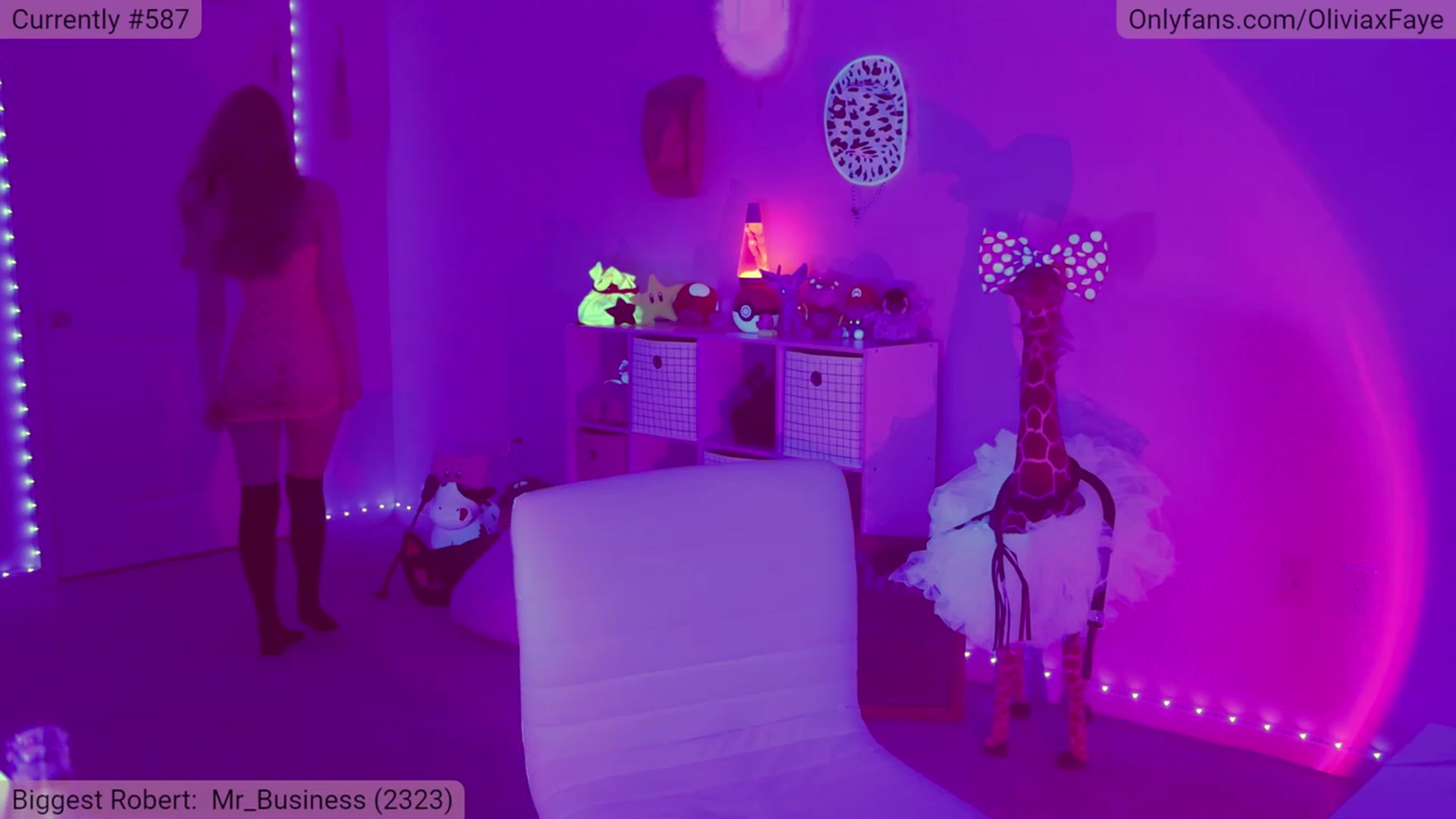 Gallery image thumbnail from OliviaxFaye's myfreecams stream on, 02/02/2023, 06:43 image 2 of 20
