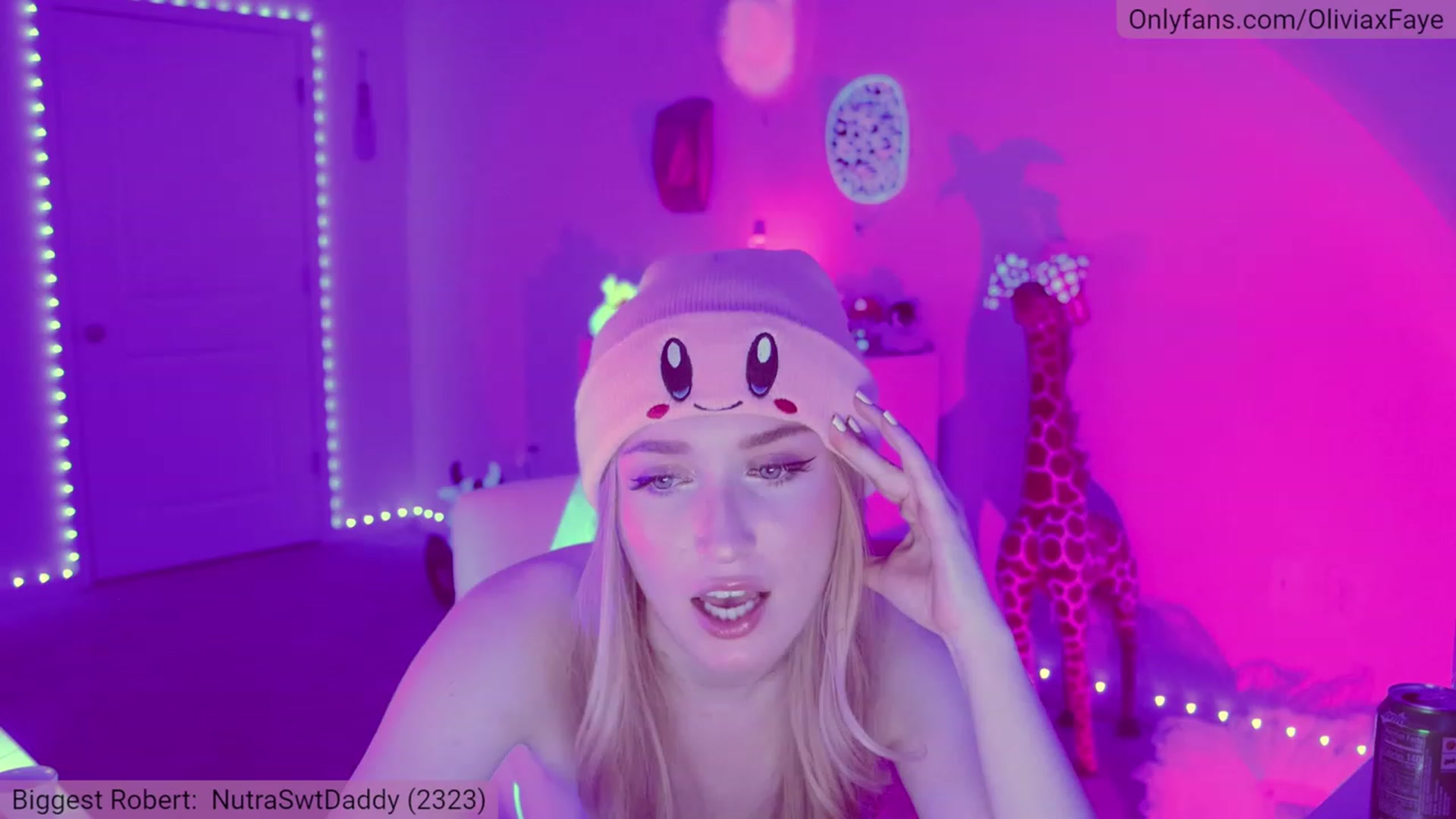 Gallery image thumbnail from OliviaxFaye's myfreecams stream on, 02/04/2023, 06:08 image 17 of 20