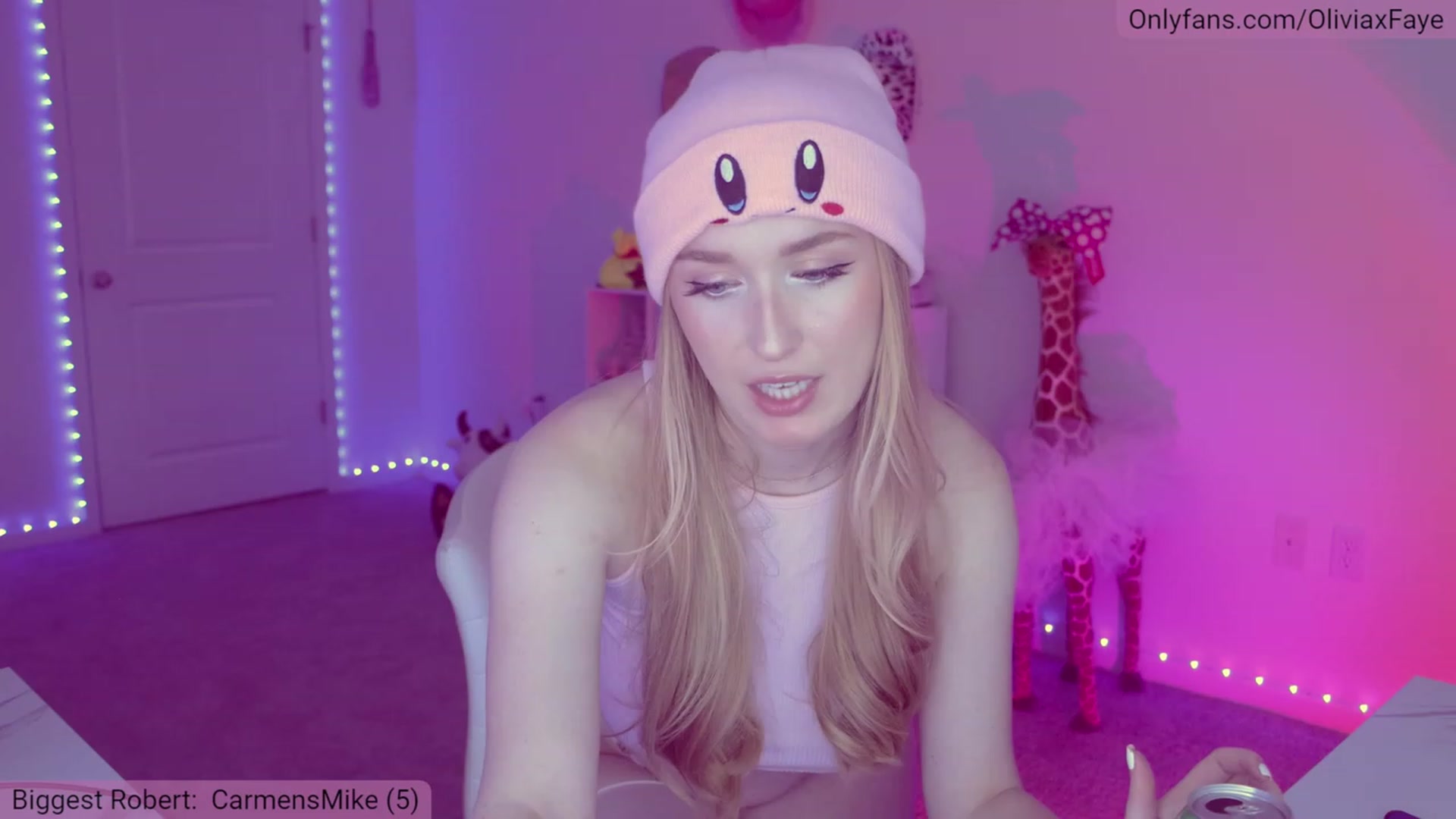 Gallery image thumbnail from OliviaxFaye's myfreecams stream on, 02/04/2023, 06:08 image 2 of 20