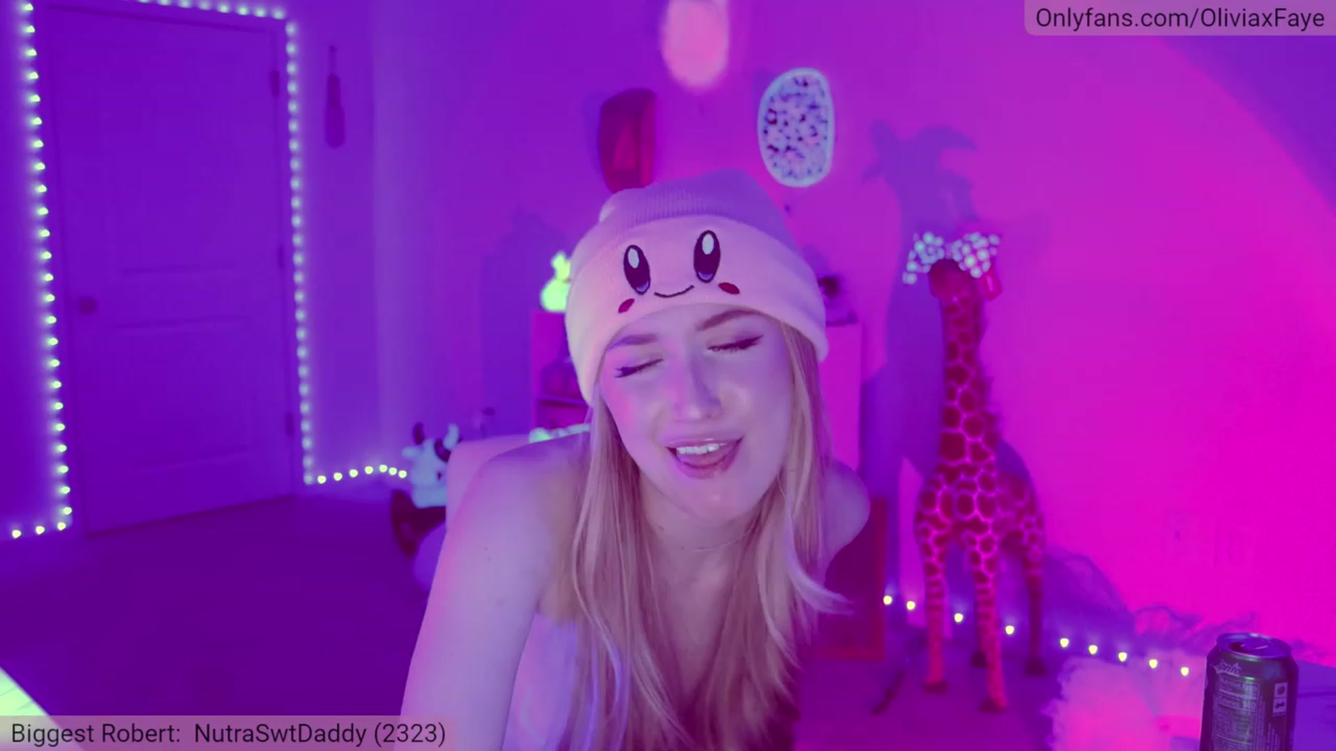 Gallery image thumbnail from OliviaxFaye's myfreecams stream on, 02/04/2023, 06:08 image 11 of 20