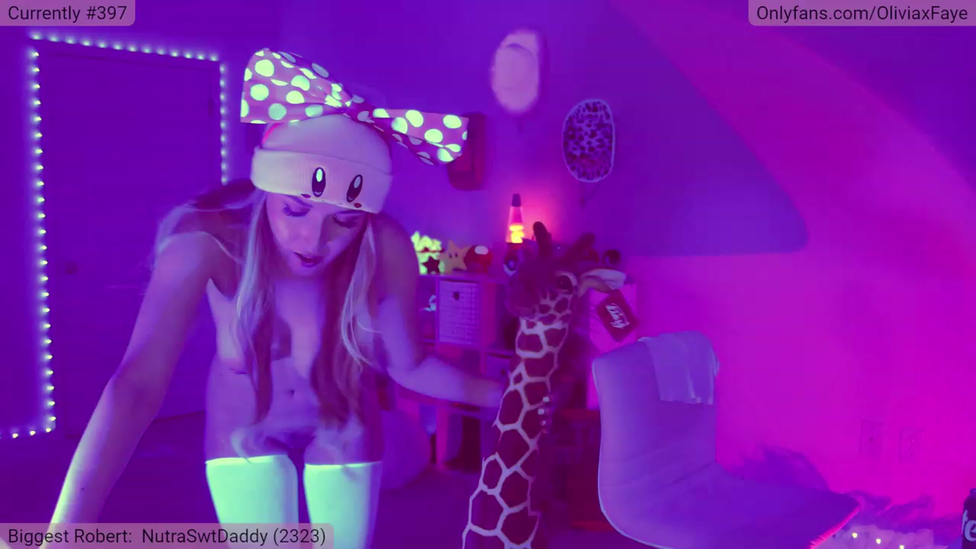 Gallery image thumbnail from OliviaxFaye's myfreecams stream on, 02/04/2023, 06:45 image 8 of 20