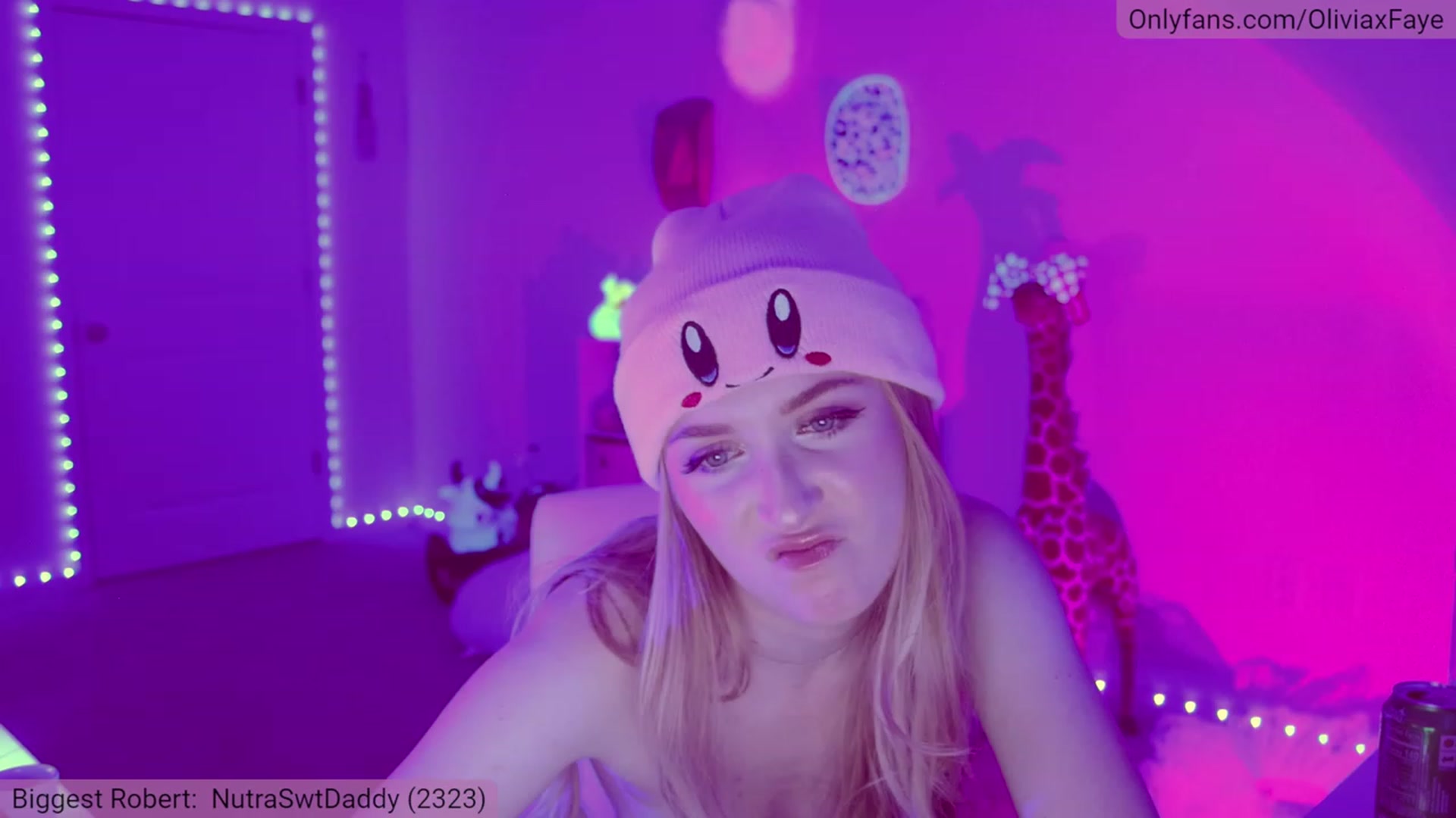 Gallery image thumbnail from OliviaxFaye's myfreecams stream on, 02/04/2023, 06:45 image 2 of 20