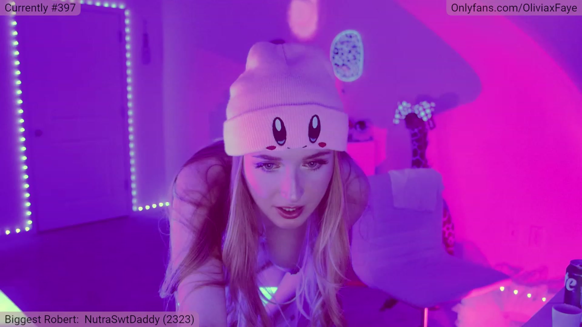 Gallery image thumbnail from OliviaxFaye's myfreecams stream on, 02/04/2023, 06:45 image 6 of 20