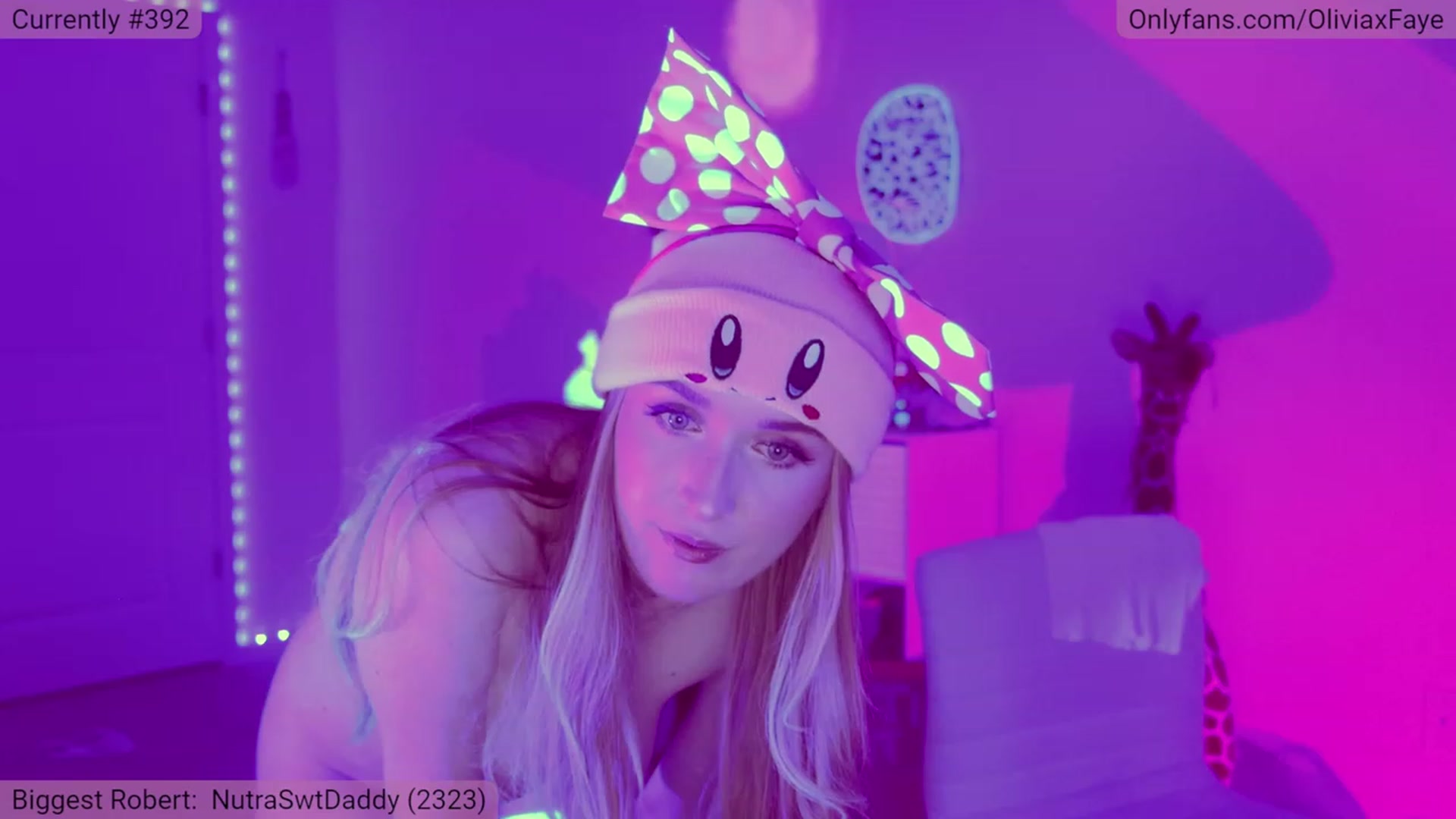 Gallery image thumbnail from OliviaxFaye's myfreecams stream on, 02/04/2023, 06:45 image 11 of 20