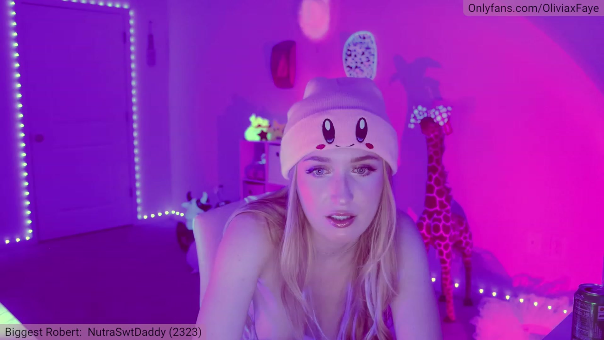 Gallery image thumbnail from OliviaxFaye's myfreecams stream on, 02/04/2023, 06:45 image 3 of 20