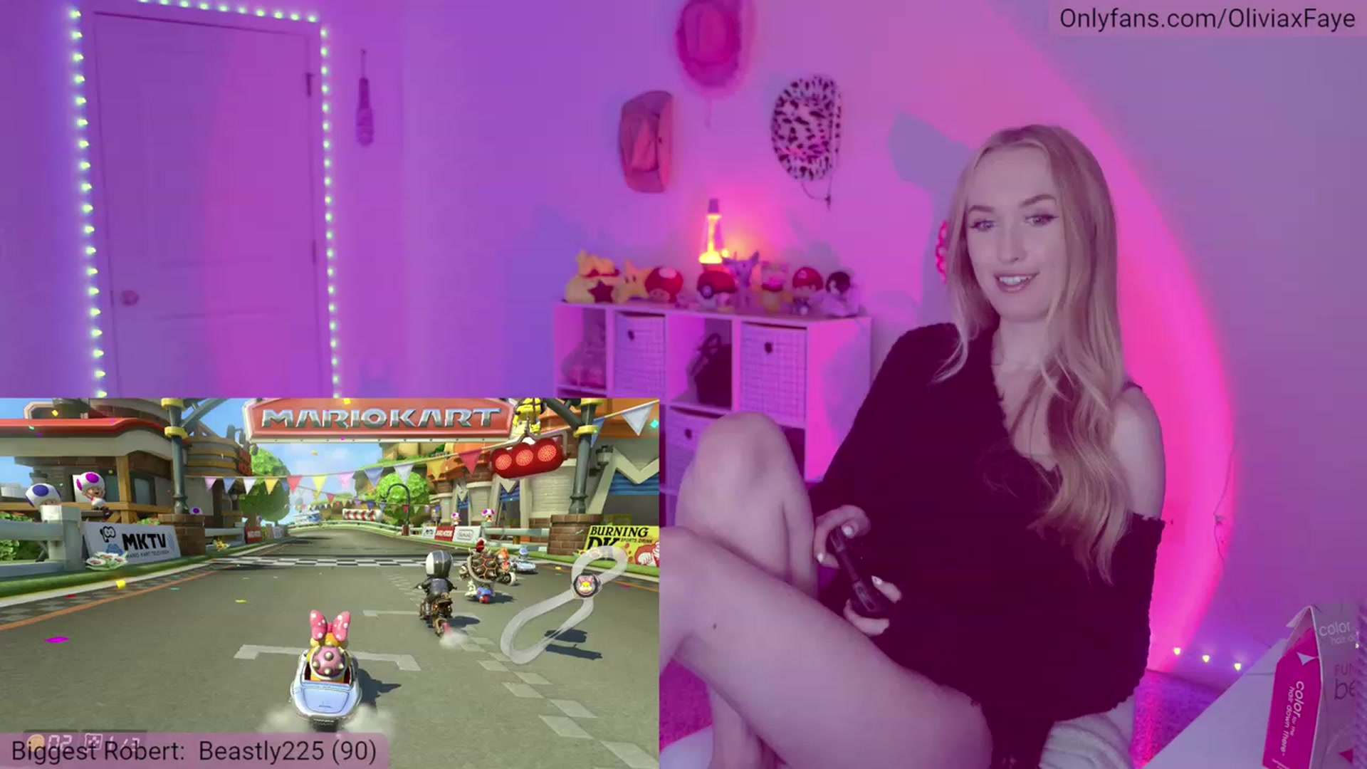 Gallery image thumbnail from OliviaxFaye's myfreecams stream on, 02/16/2023, 24:58 image 10 of 20