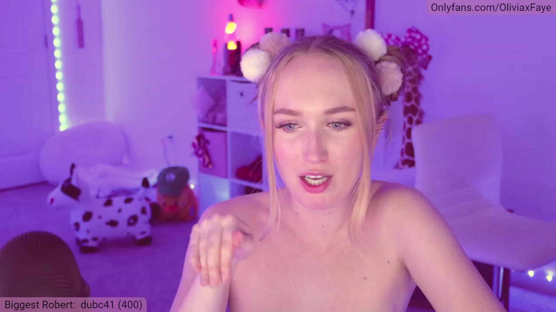 Gallery image thumbnail from OliviaxFaye's myfreecams stream on, 04/01/2023, 06:07 image 11 of 20