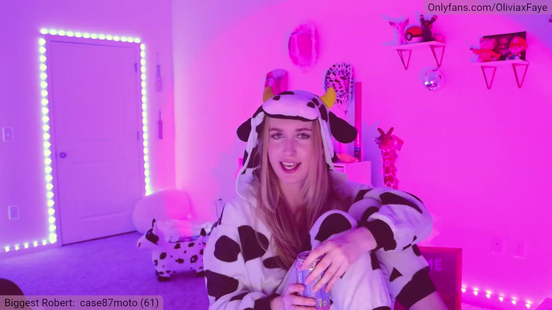 Gallery image thumbnail from OliviaxFaye's myfreecams stream on, 04/02/2023, 04:49 image 19 of 20