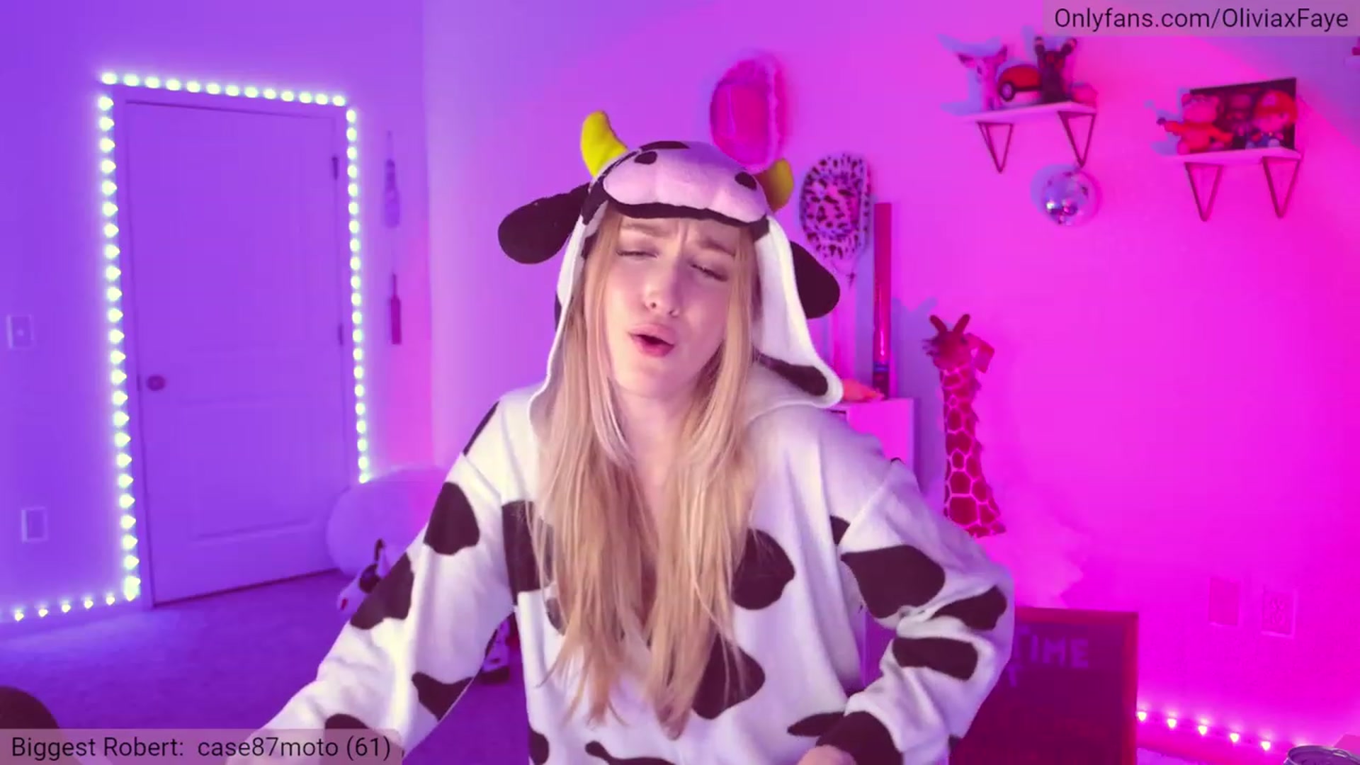 Gallery image thumbnail from OliviaxFaye's myfreecams stream on, 04/02/2023, 04:49 image 16 of 20