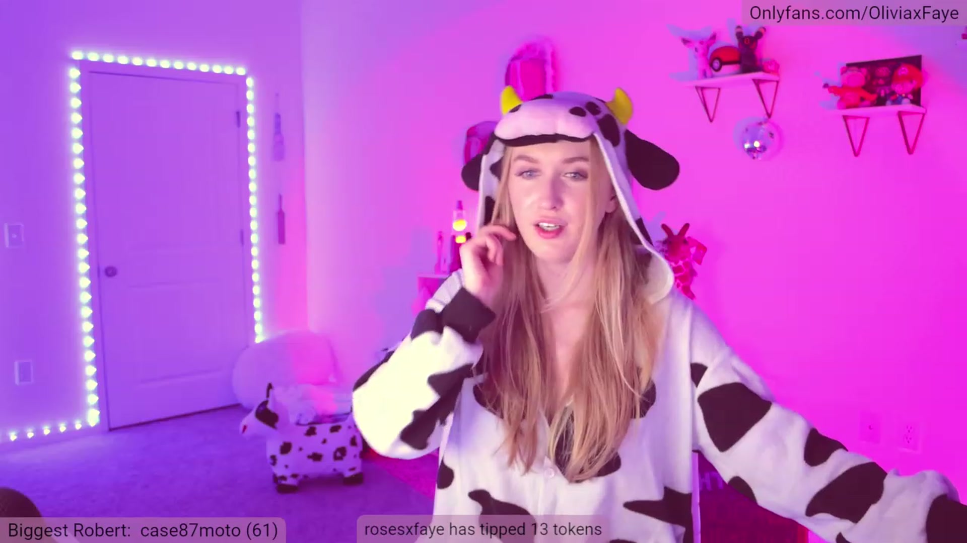 Gallery image thumbnail from OliviaxFaye's myfreecams stream on, 04/02/2023, 04:49 image 17 of 20