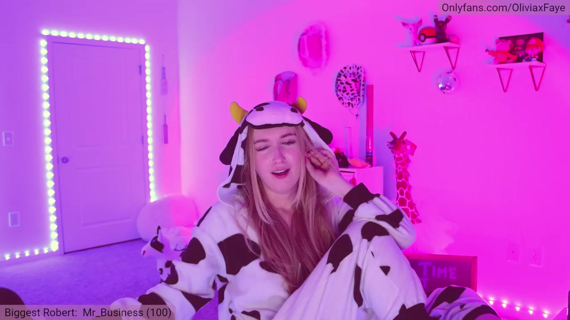 Gallery image thumbnail from OliviaxFaye's myfreecams stream on, 04/02/2023, 04:49 image 20 of 20