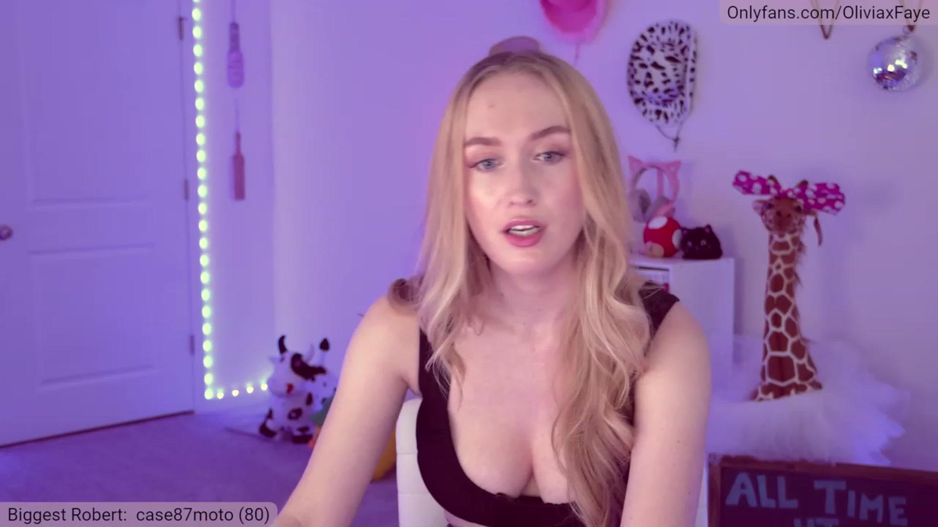 Gallery image thumbnail from OliviaxFaye's myfreecams stream on, 04/27/2023, 24:00 image 5 of 20