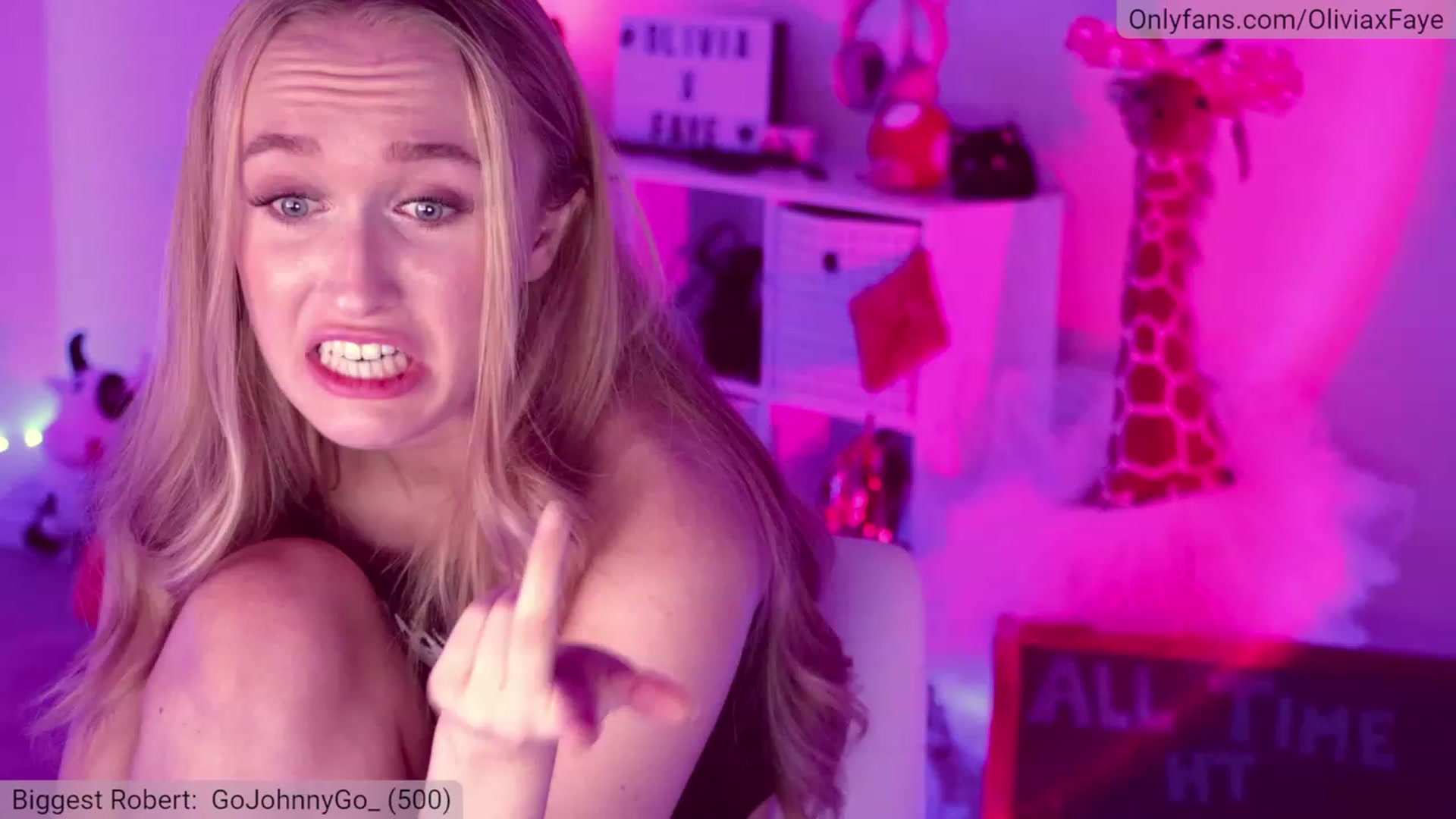 Gallery image thumbnail from OliviaxFaye's myfreecams stream on, 05/06/2023, 02:27 image 12 of 20