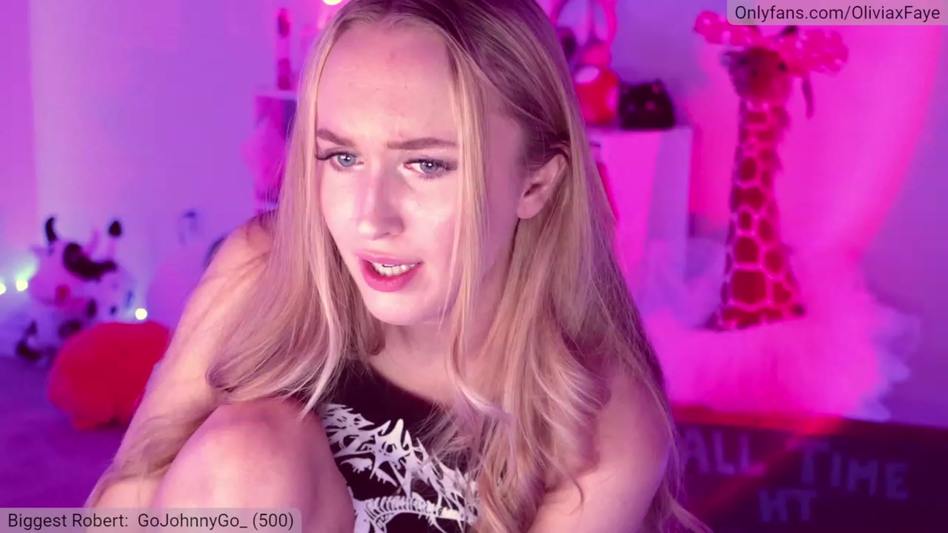 Gallery image thumbnail from OliviaxFaye's myfreecams stream on, 05/06/2023, 02:27 image 15 of 20