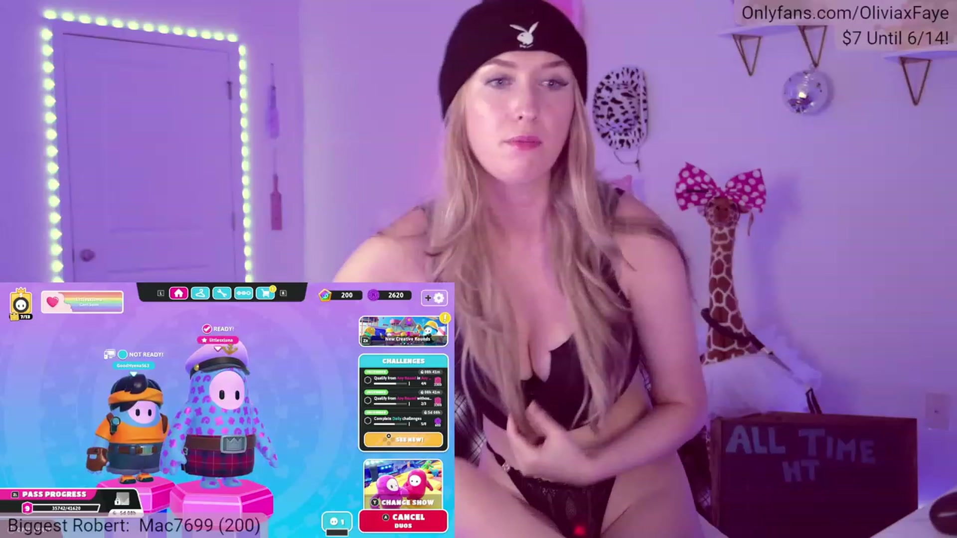 Gallery image thumbnail from OliviaxFaye's myfreecams stream on, 06/08/2023, 01:31 image 12 of 20