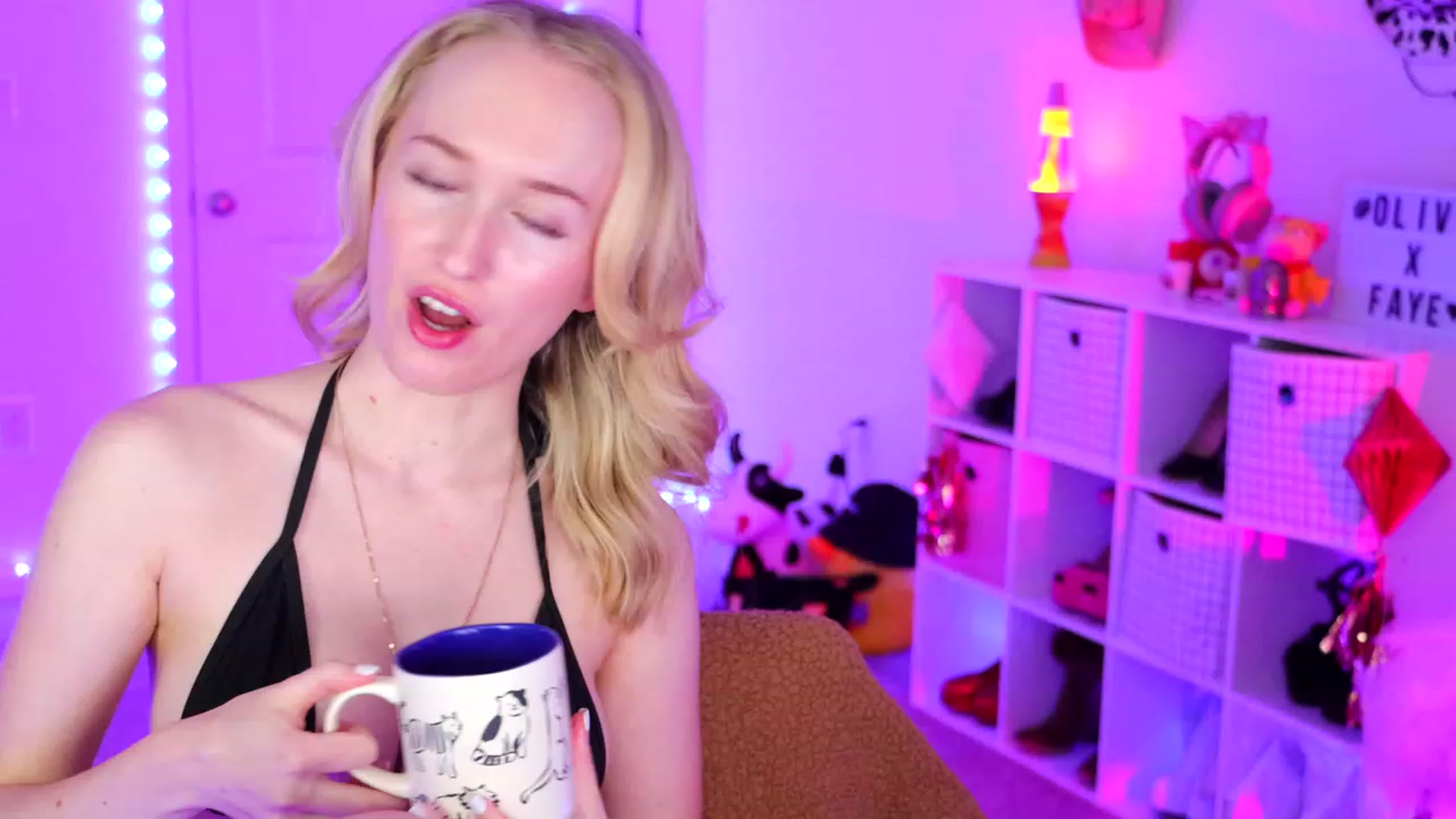 Gallery image thumbnail from OliviaxFaye's myfreecams stream on, 10/05/2023, 04:48 image 4 of 20
