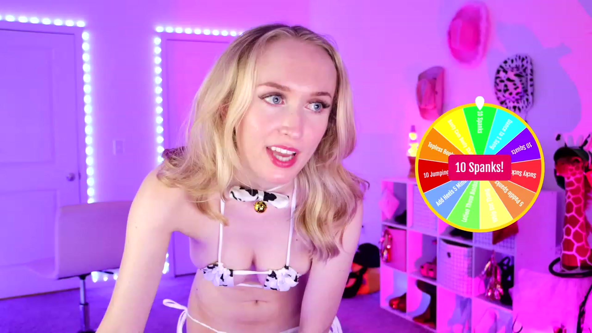 Gallery image thumbnail from OliviaxFaye's myfreecams stream on, 10/07/2023, 05:05 image 16 of 20