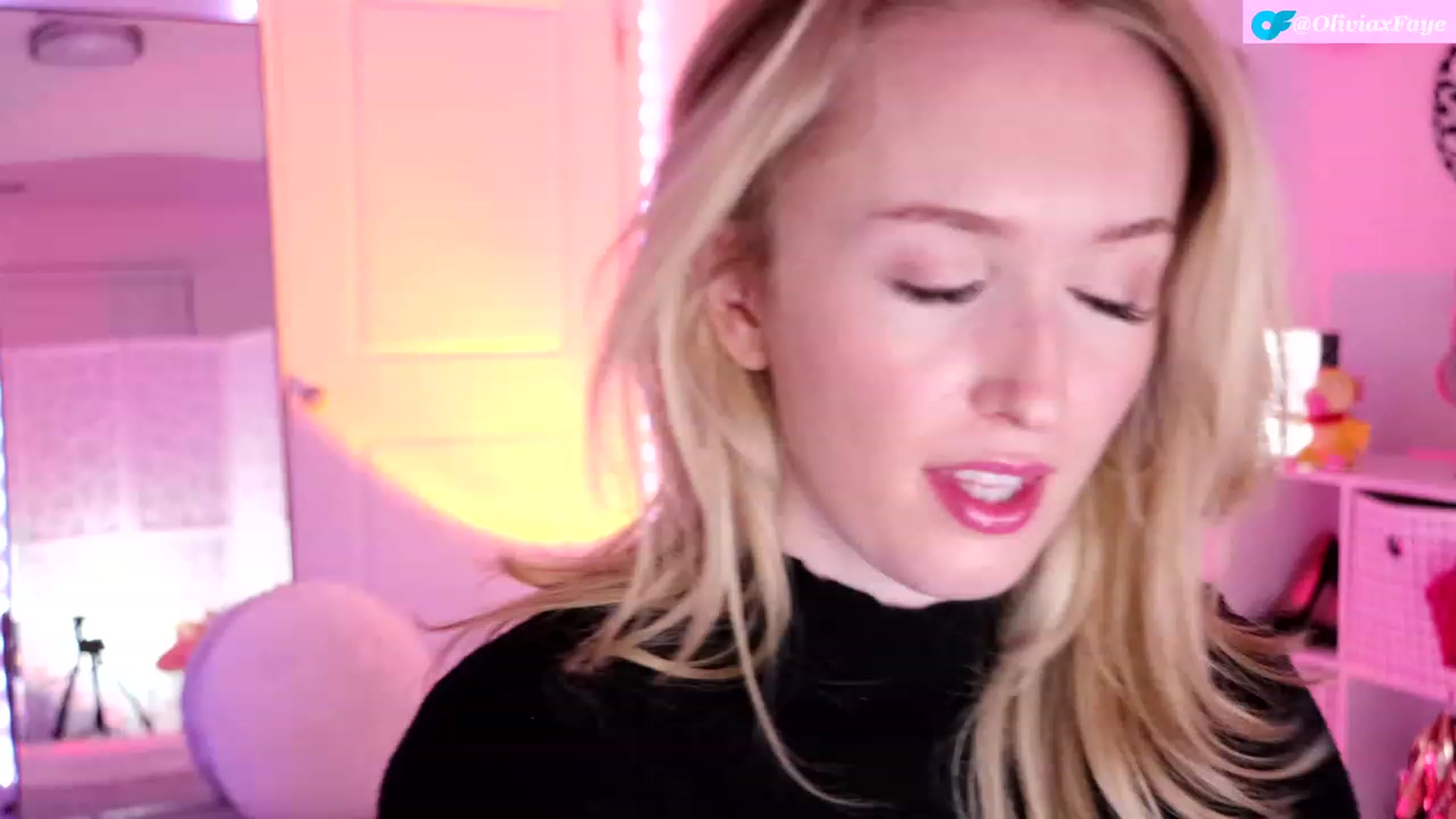 Gallery image thumbnail from OliviaxFaye's myfreecams stream on, 11/09/2023, 06:15 image 4 of 20