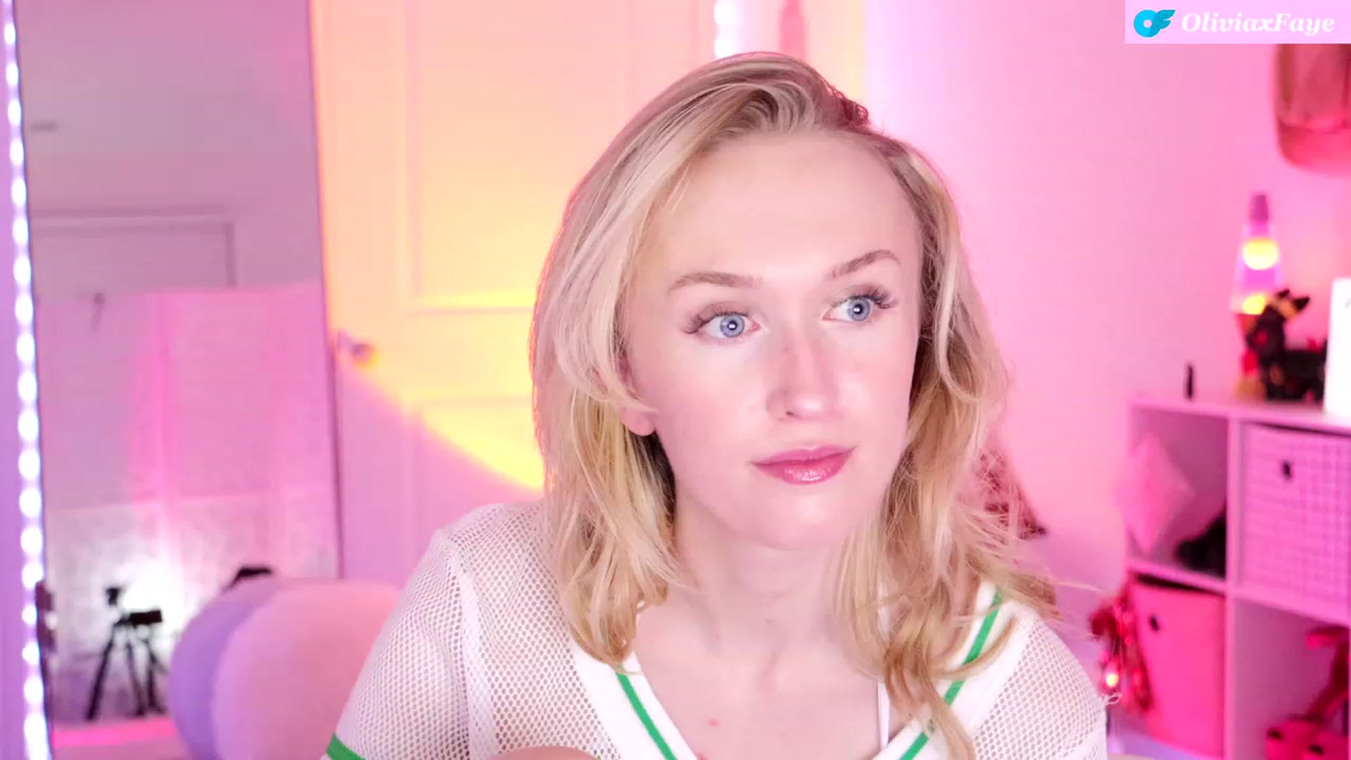 Gallery image thumbnail from OliviaxFaye's myfreecams stream on, 11/10/2023, 05:57 image 17 of 20