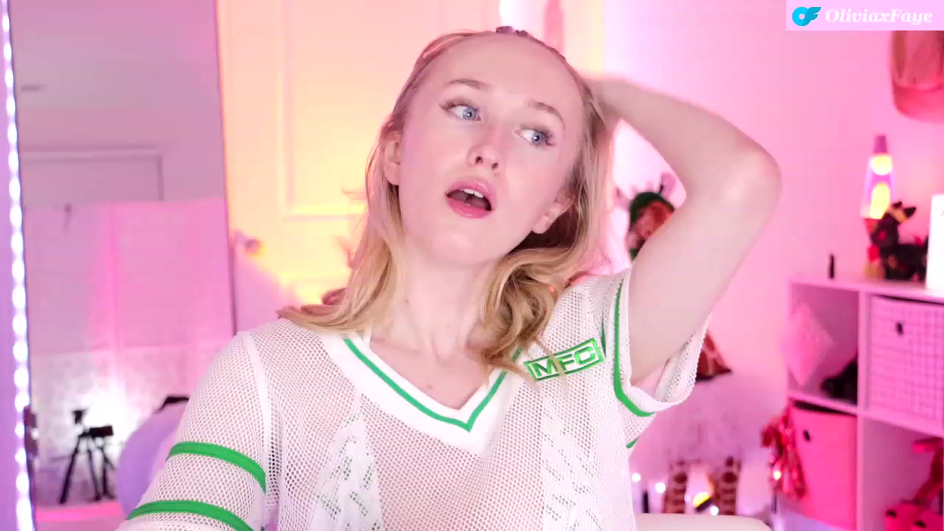 Gallery image thumbnail from OliviaxFaye's myfreecams stream on, 11/10/2023, 05:57 image 16 of 20