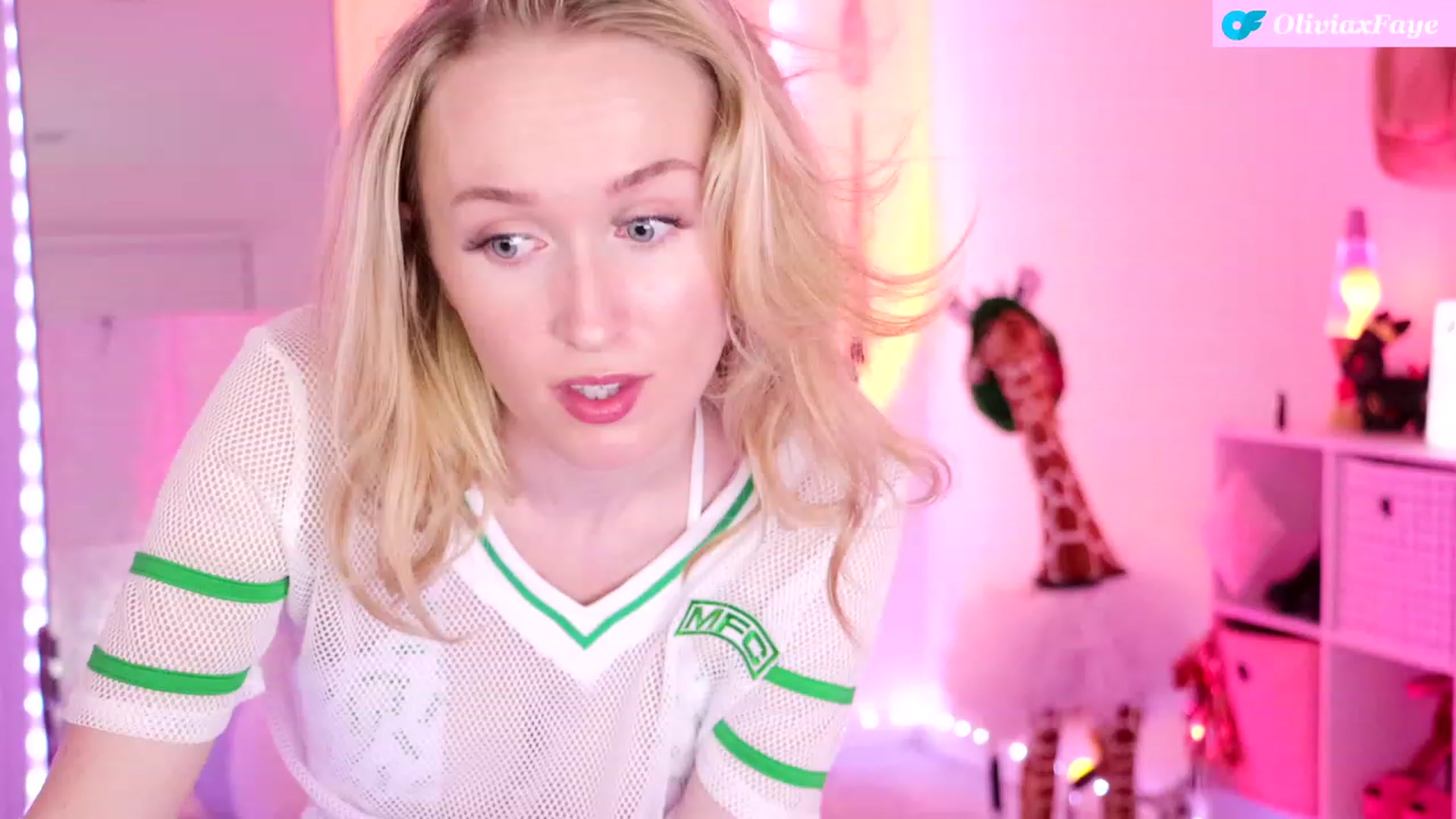 Gallery image thumbnail from OliviaxFaye's myfreecams stream on, 11/10/2023, 05:57 image 12 of 20