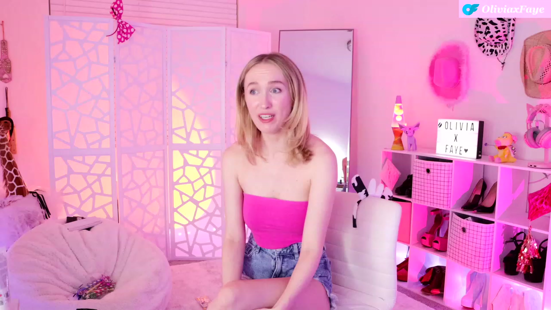 Gallery image thumbnail from OliviaxFaye's myfreecams stream on, 02/02/2024, 02:56 image 15 of 20