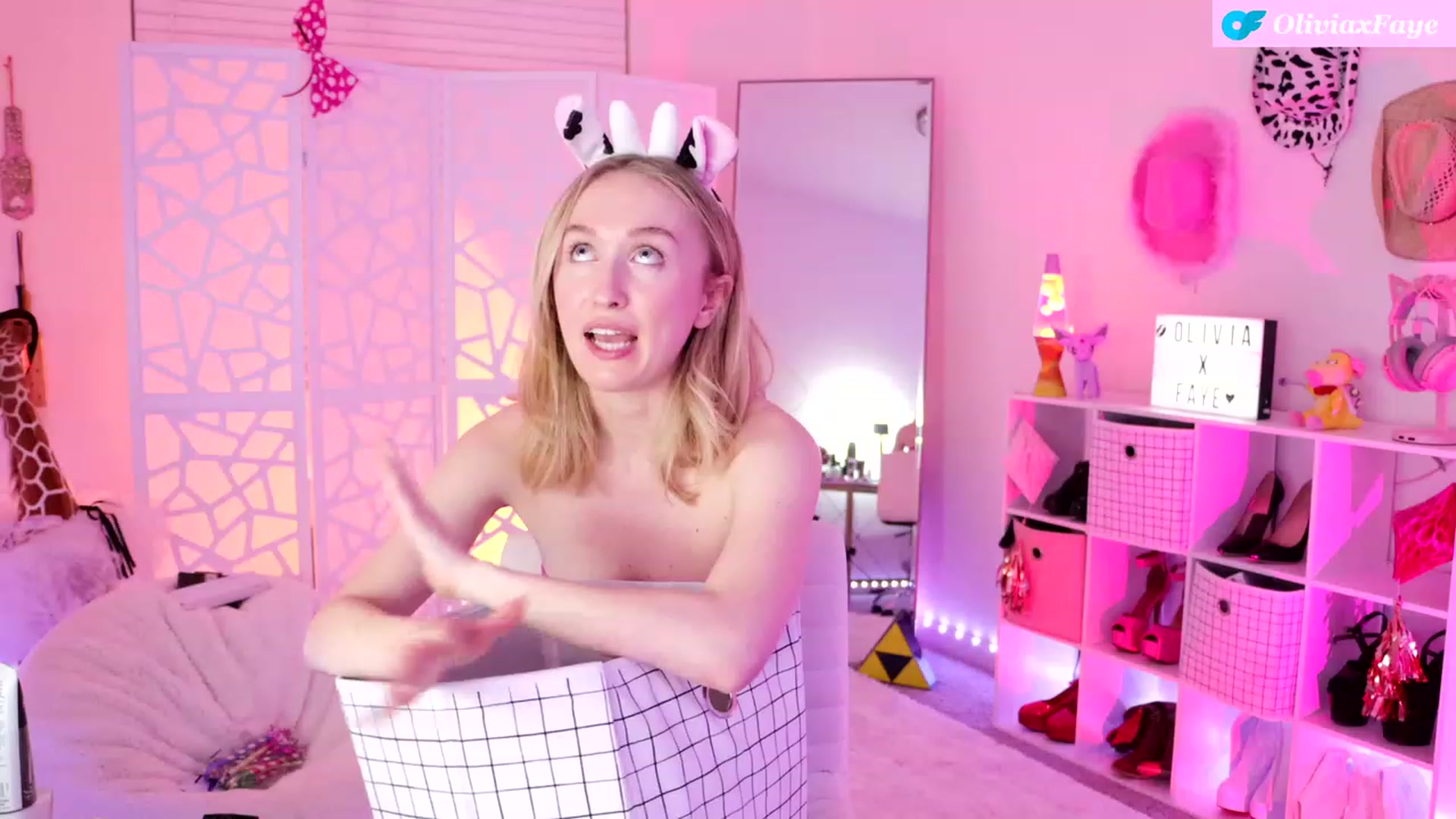 Gallery image thumbnail from OliviaxFaye's myfreecams stream on, 02/02/2024, 02:56 image 18 of 20