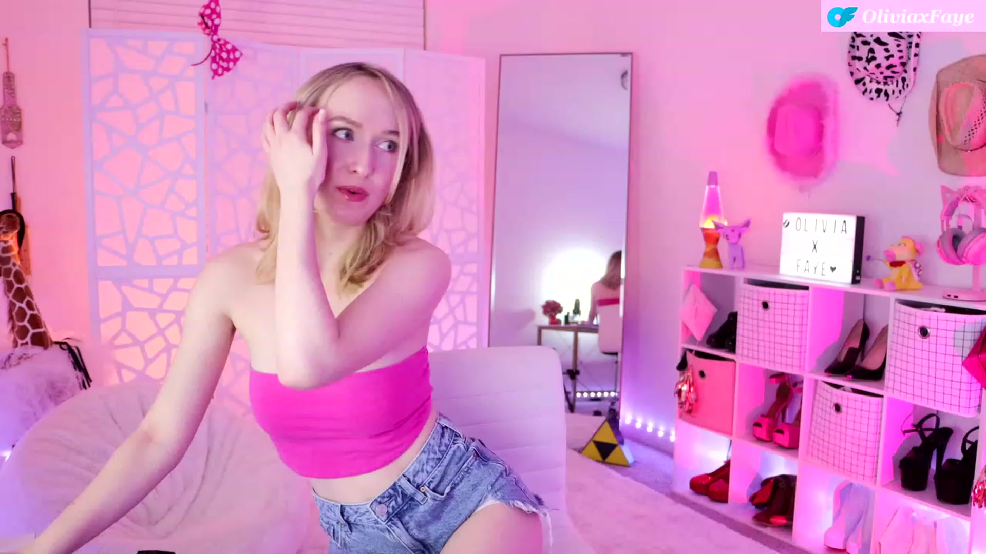 Gallery image thumbnail from OliviaxFaye's myfreecams stream on, 02/02/2024, 02:56 image 1 of 20
