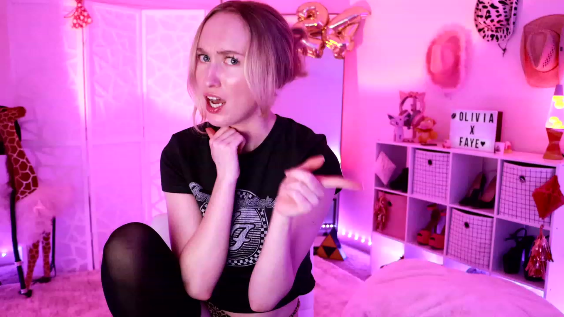 Gallery image thumbnail from OliviaxFaye's myfreecams stream on, 03/07/2024, 03:37 image 14 of 20