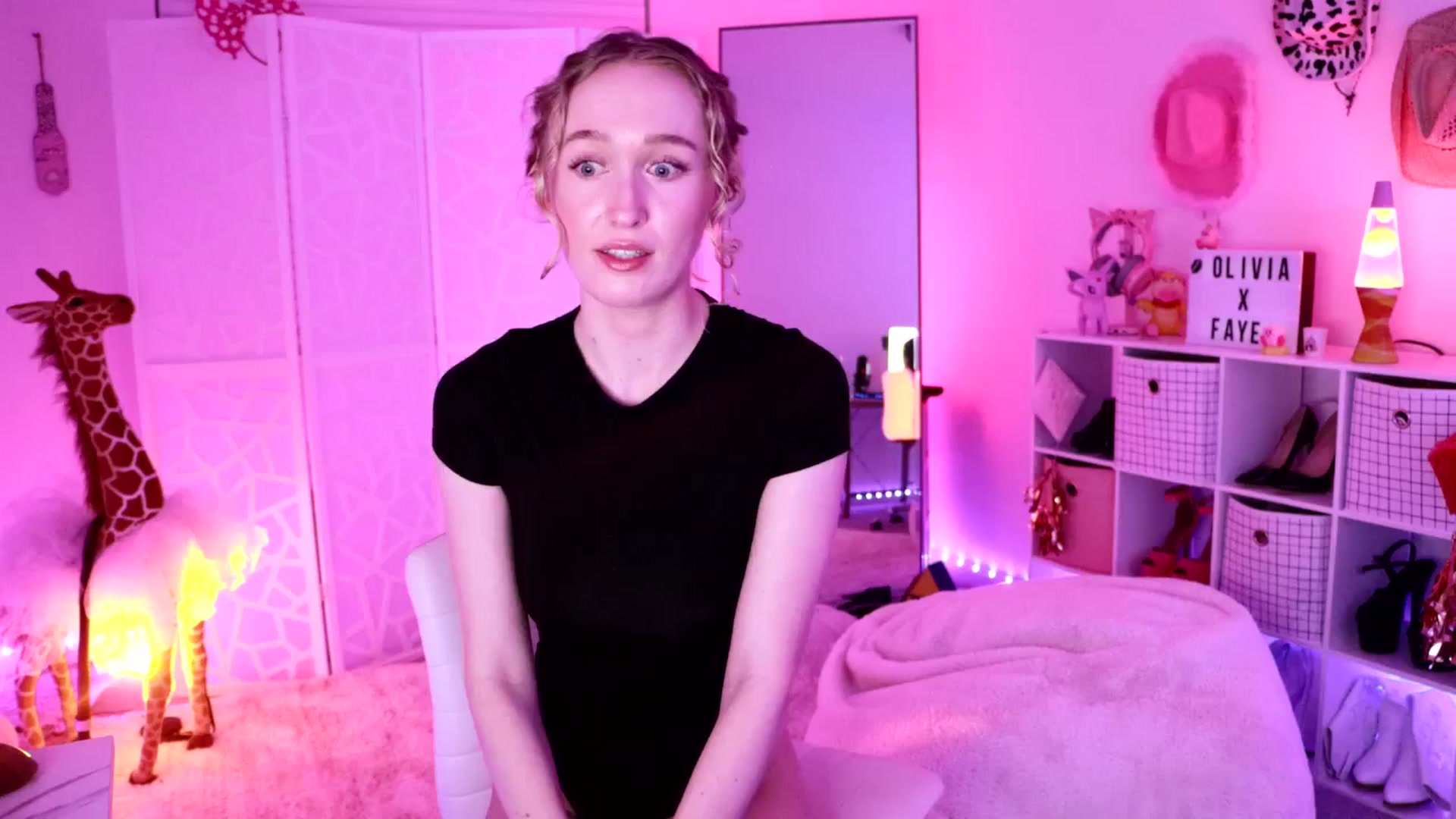 Gallery image thumbnail from OliviaxFaye's myfreecams stream on, 03/30/2024, 03:02 image 14 of 20