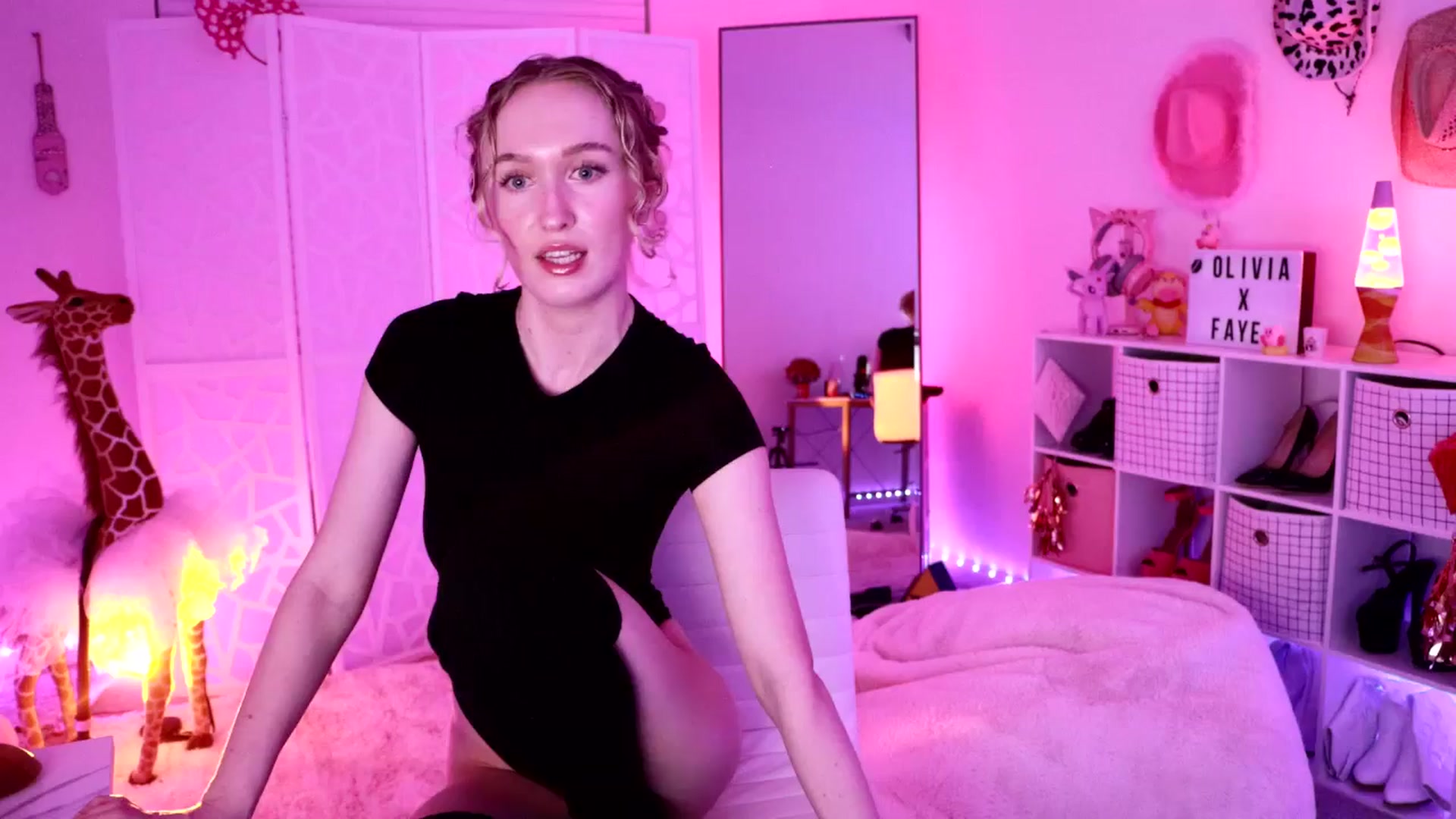 Gallery image thumbnail from OliviaxFaye's myfreecams stream on, 03/30/2024, 03:02 image 19 of 20