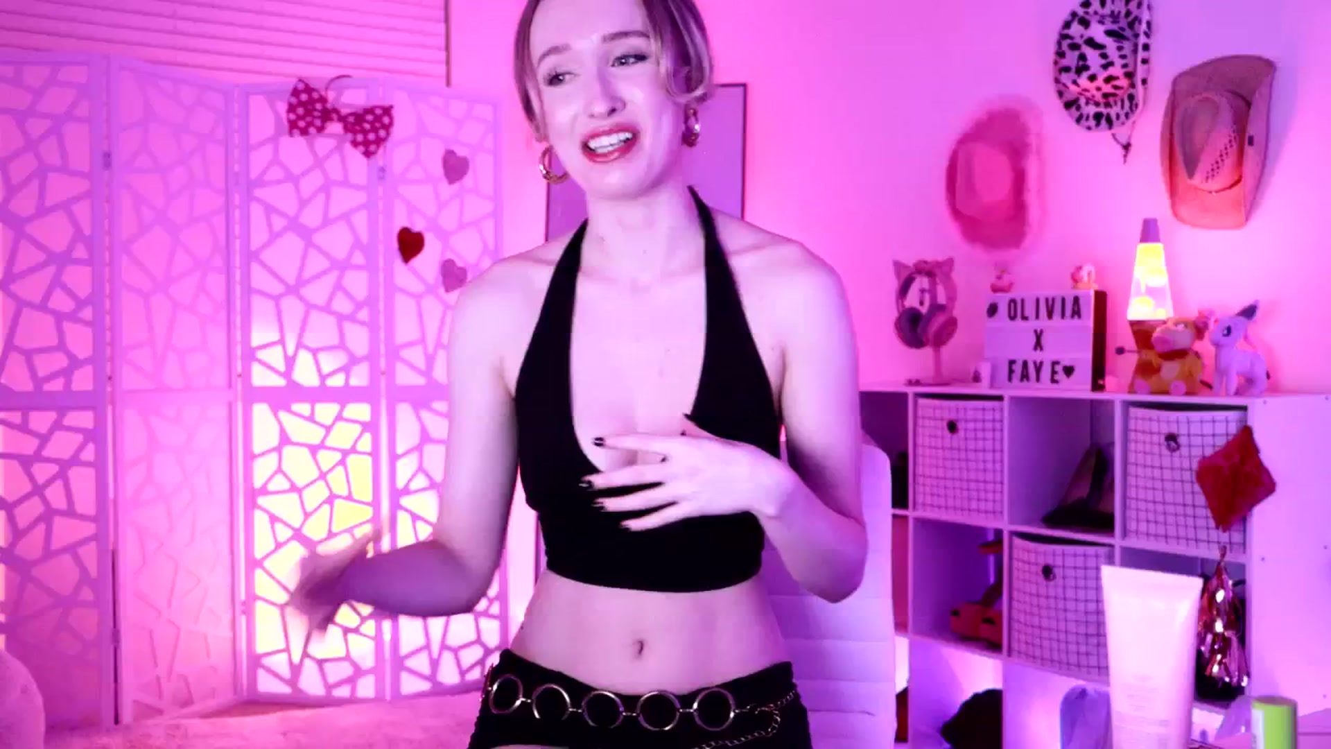 Gallery image thumbnail from OliviaxFaye's myfreecams stream on, 06/01/2024, 03:20 image 9 of 20