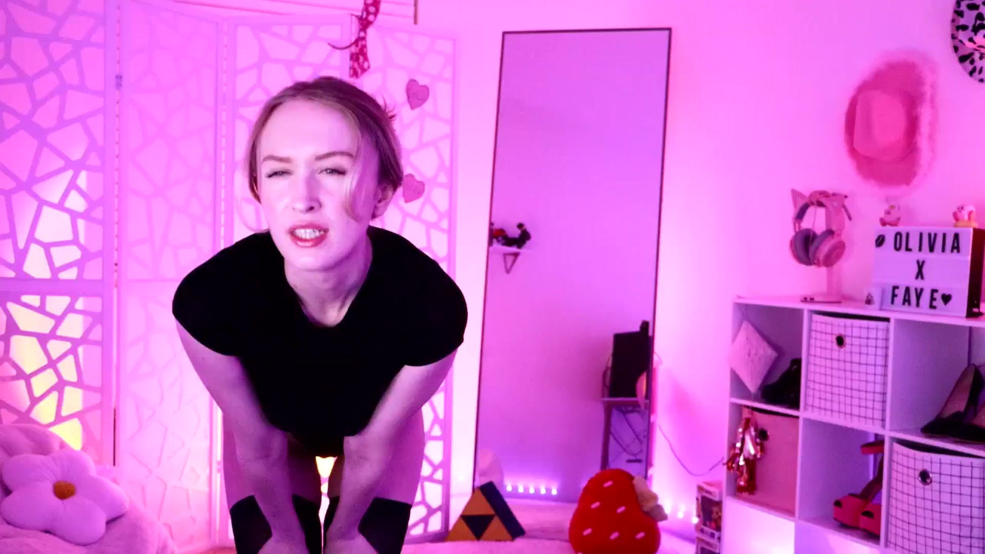 Gallery image thumbnail from OliviaxFaye's myfreecams stream on, 06/11/2024, 03:39 image 2 of 20
