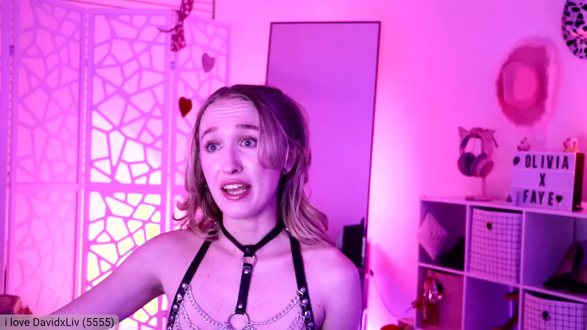 Gallery image thumbnail from OliviaxFaye's myfreecams stream on, 06/15/2024, 05:17 image 4 of 20
