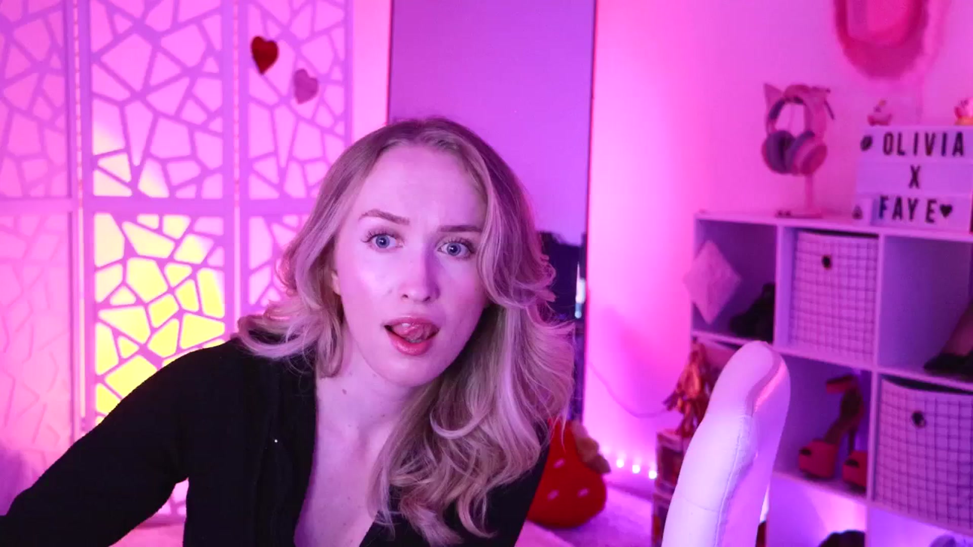 Gallery image thumbnail from OliviaxFaye's myfreecams stream on, 06/21/2024, 04:02 image 10 of 20