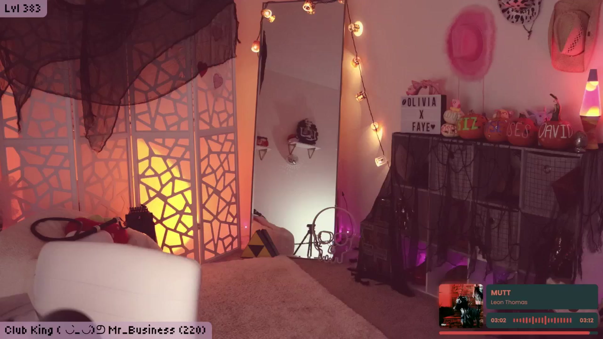 Gallery image thumbnail from OliviaxFaye's myfreecams stream on, 10/31/2024, 04:45 image 2 of 20