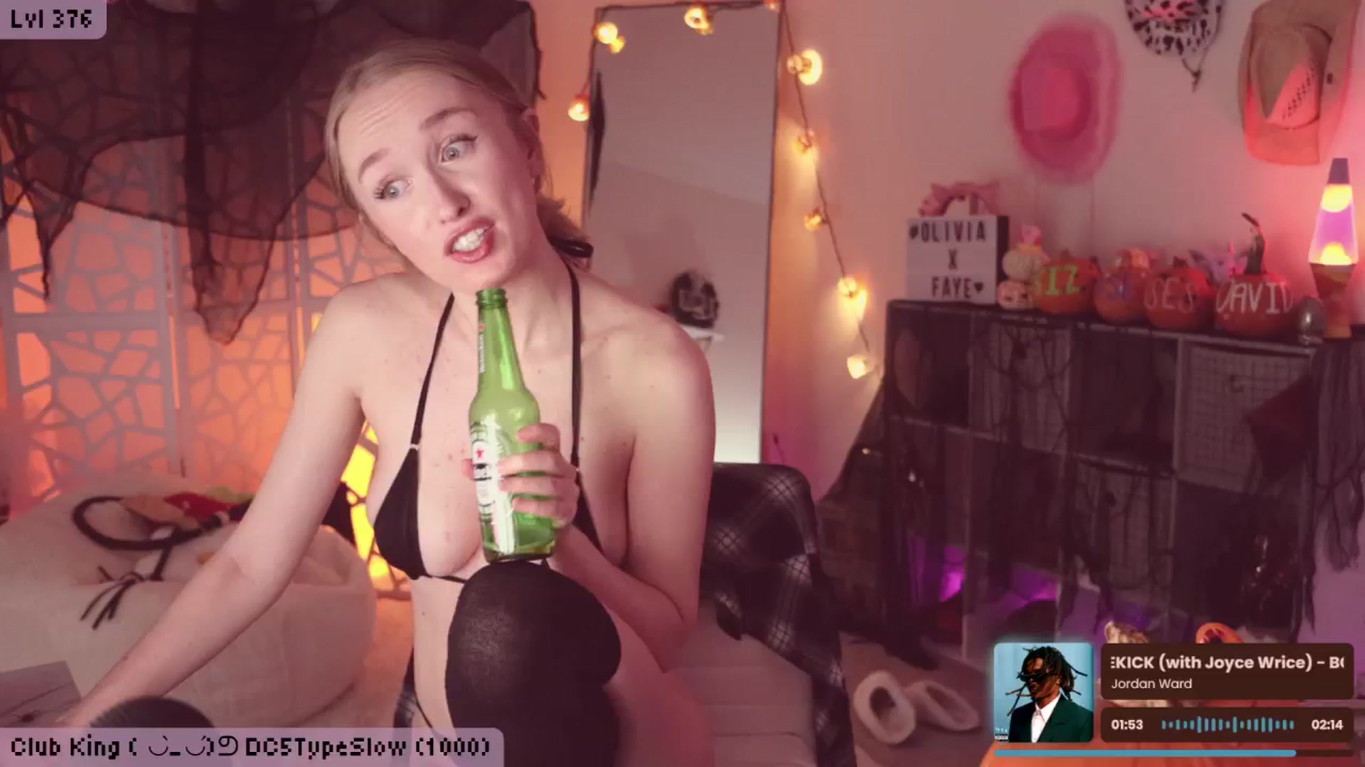 Gallery image thumbnail from OliviaxFaye's myfreecams stream on, 10/31/2024, 04:45 image 19 of 20