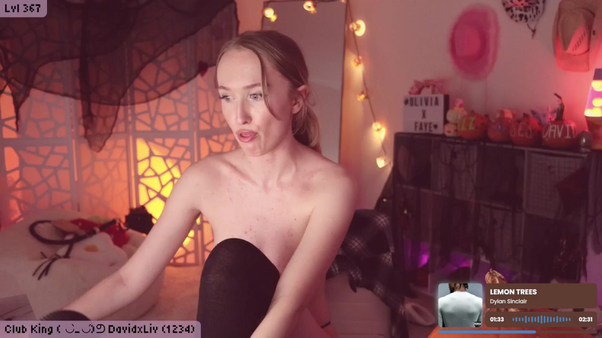 Gallery image thumbnail from OliviaxFaye's myfreecams stream on, 10/31/2024, 06:26 image 5 of 20