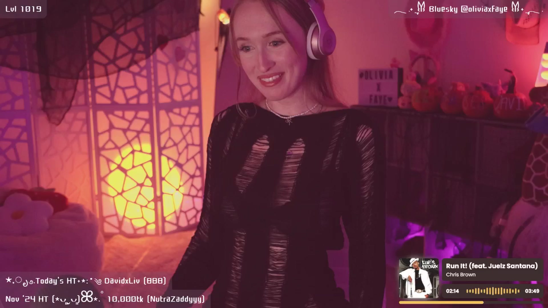 Gallery image thumbnail from OliviaxFaye's myfreecams stream on, 11/16/2024, 07:34 image 14 of 20