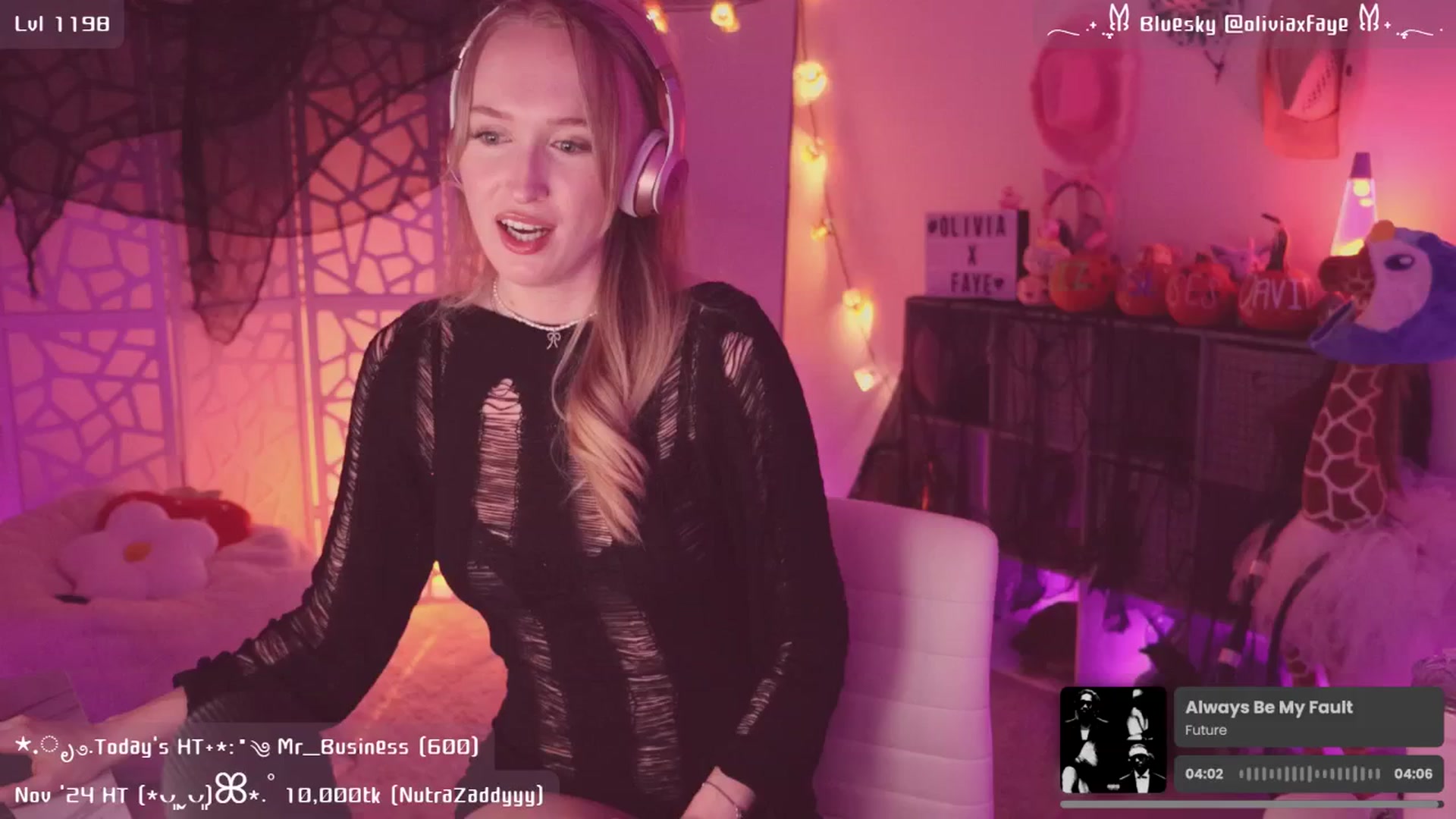 Gallery image thumbnail from OliviaxFaye's myfreecams stream on, 11/16/2024, 07:34 image 2 of 20