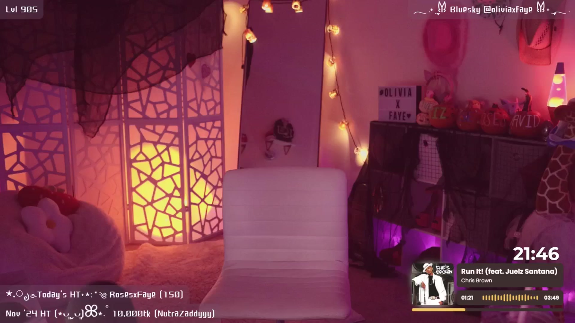 Gallery image thumbnail from OliviaxFaye's myfreecams stream on, 11/19/2024, 05:03 image 14 of 20