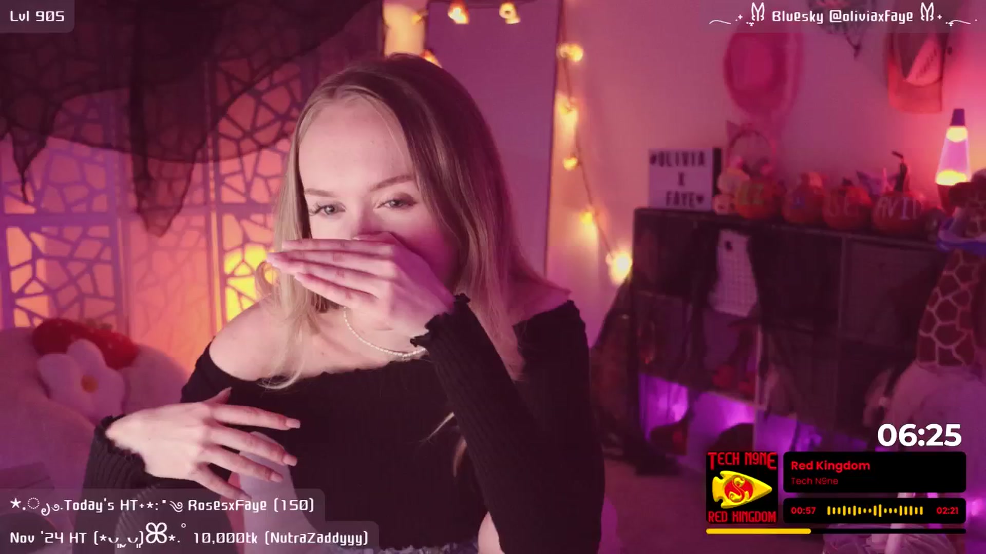 Gallery image thumbnail from OliviaxFaye's myfreecams stream on, 11/19/2024, 05:03 image 19 of 20