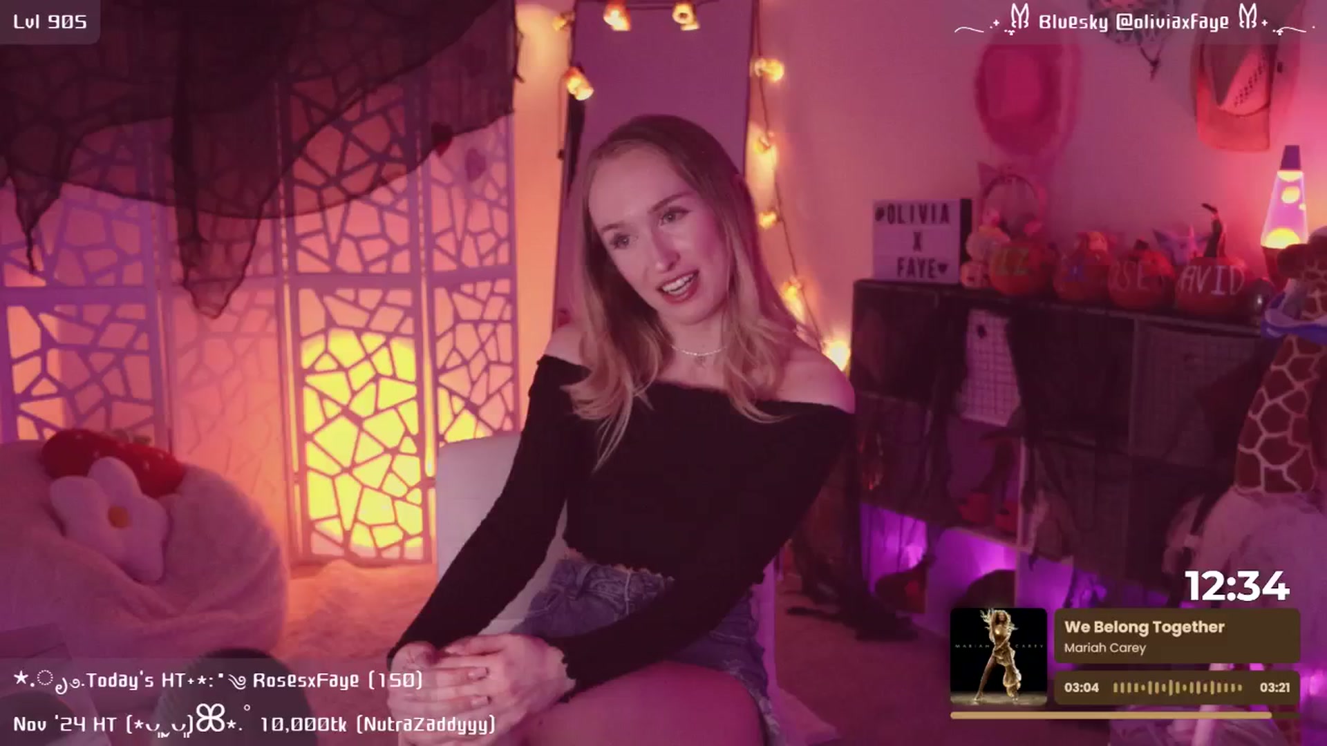 Gallery image thumbnail from OliviaxFaye's myfreecams stream on, 11/19/2024, 05:03 image 17 of 20