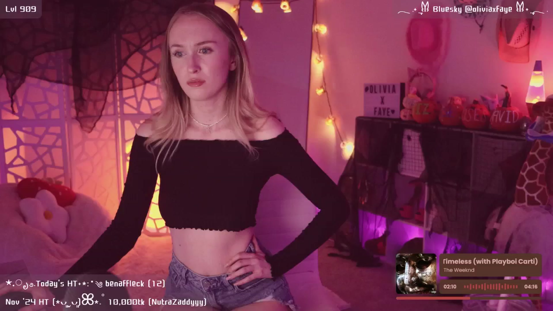 Gallery image thumbnail from OliviaxFaye's myfreecams stream on, 11/19/2024, 05:03 image 11 of 20