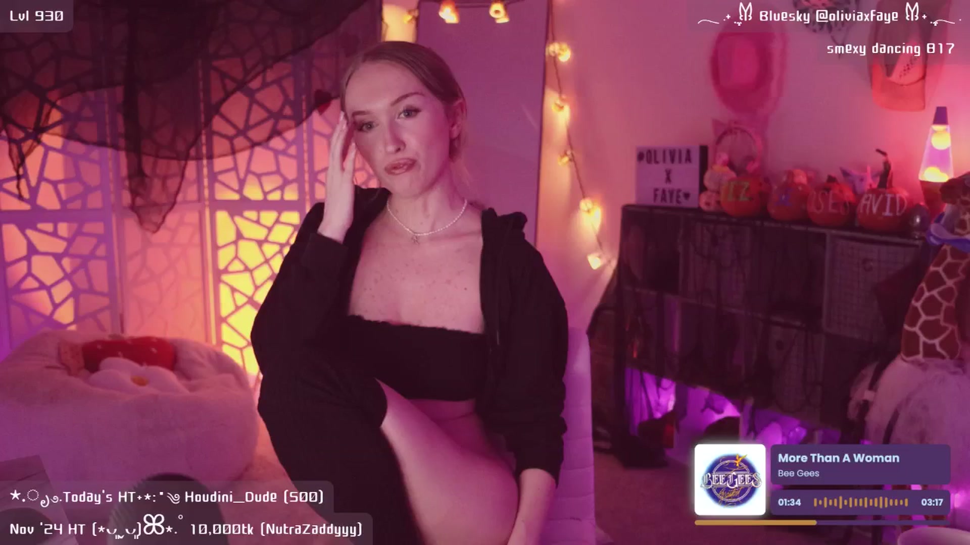 Gallery image thumbnail from OliviaxFaye's myfreecams stream on, 11/21/2024, 06:49 image 17 of 20