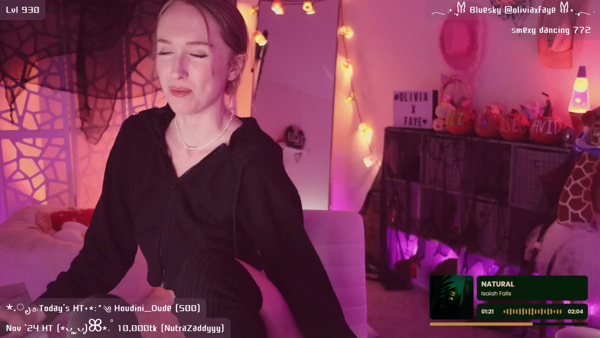 Gallery image thumbnail from OliviaxFaye's myfreecams stream on, 11/21/2024, 06:49 image 18 of 20